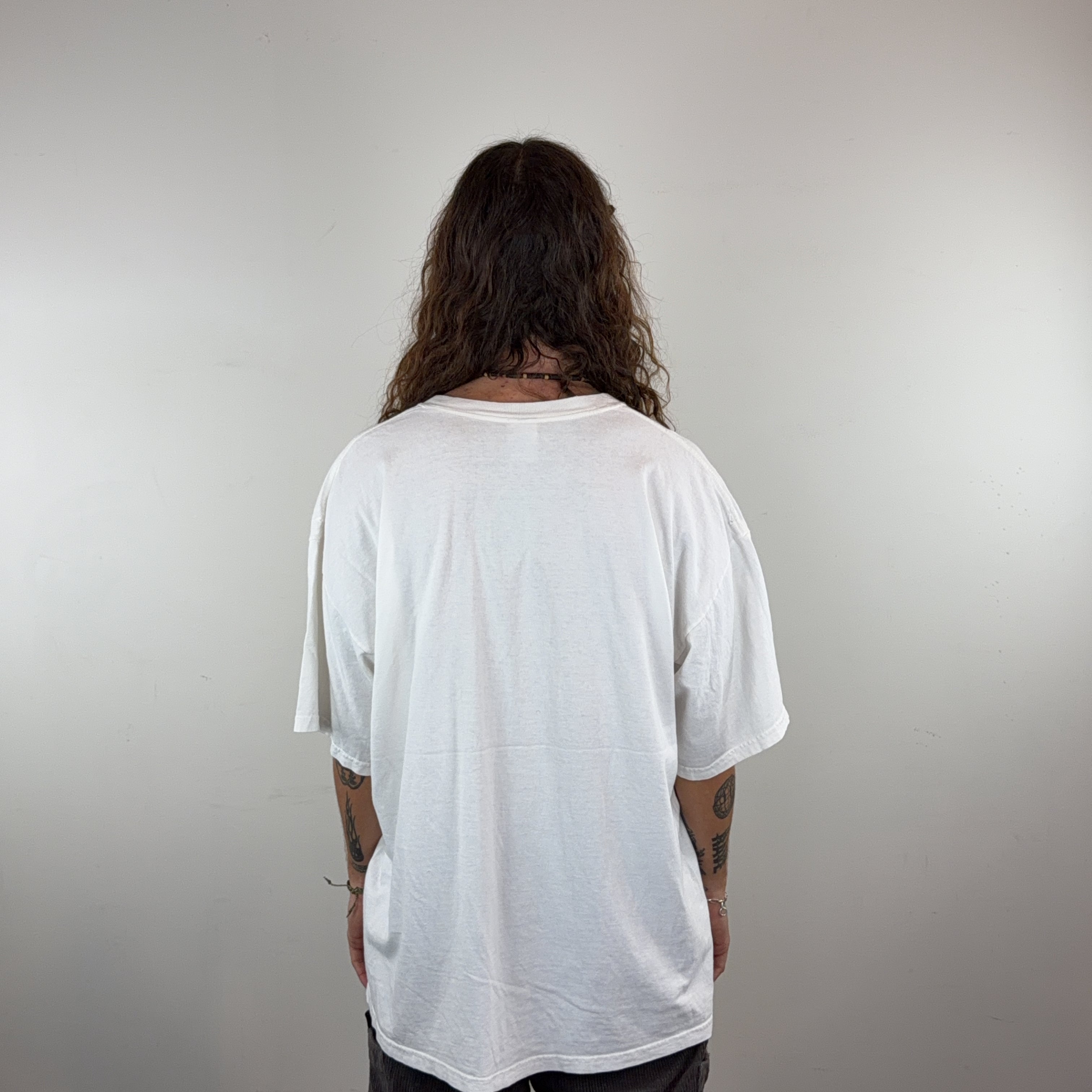 GRAPHIC VINTAGE TEE - X LARGE