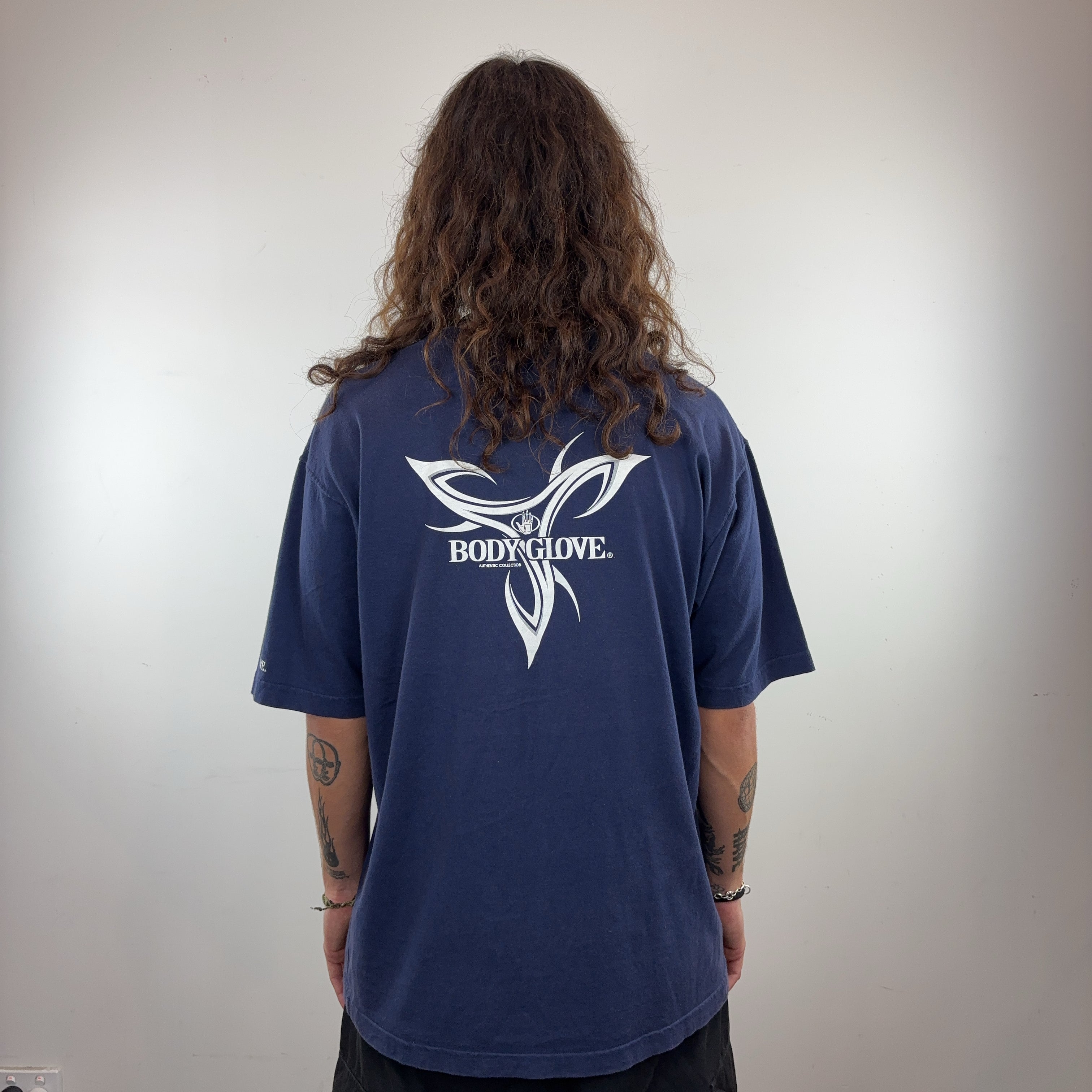BODY GLOVE TEE - LARGE