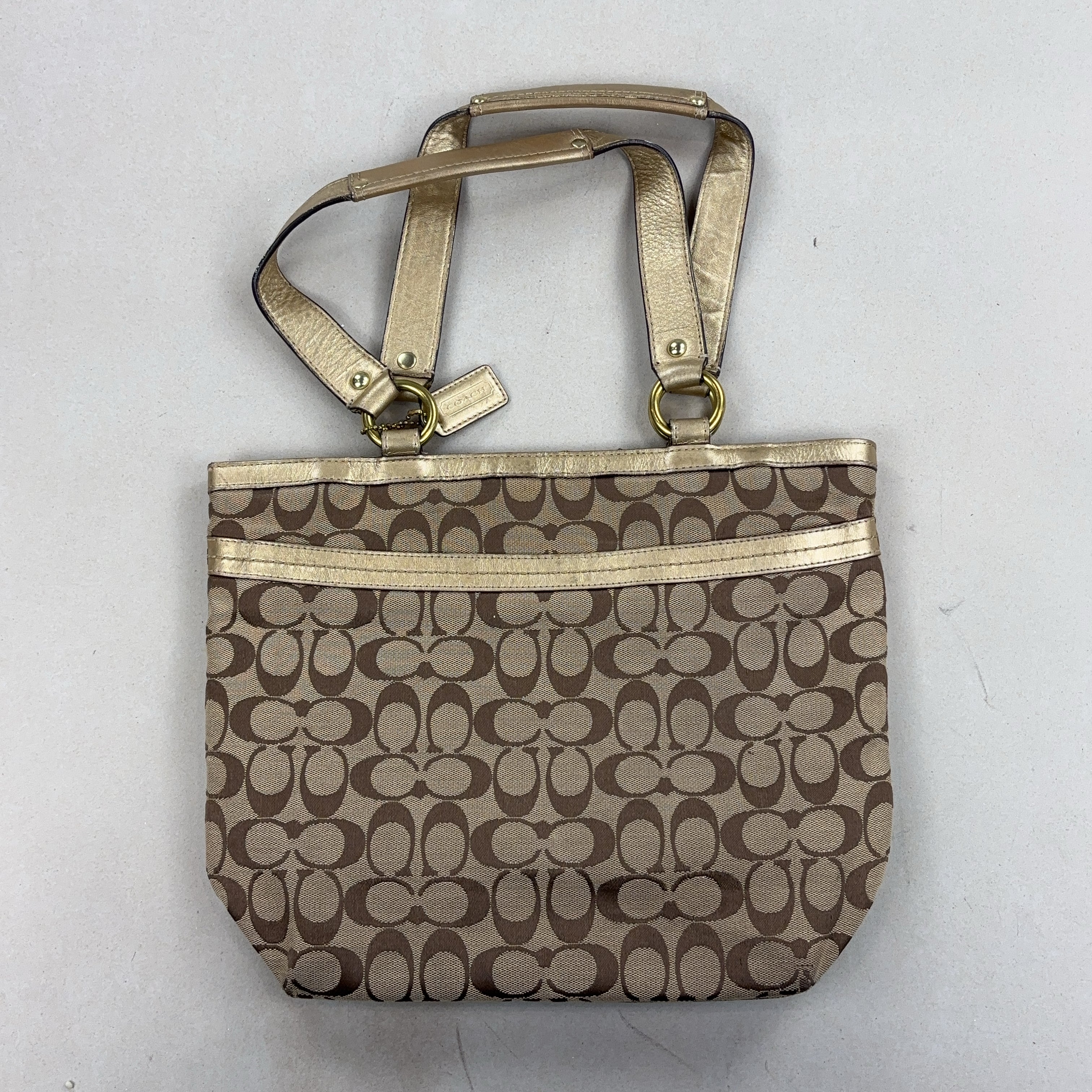 COACH HANDBAG - MEDIUM