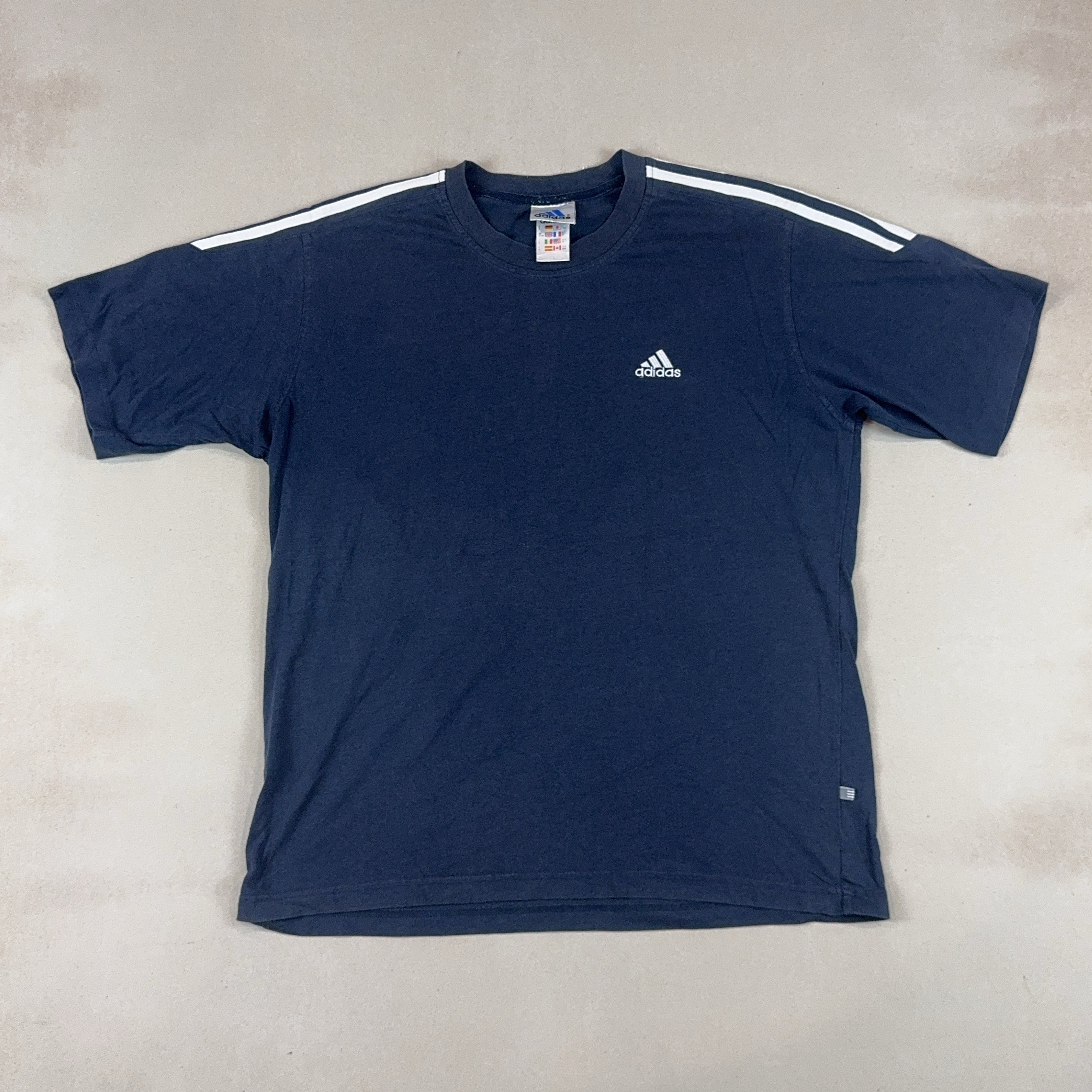 ADIDAS TEE - MEDIUM