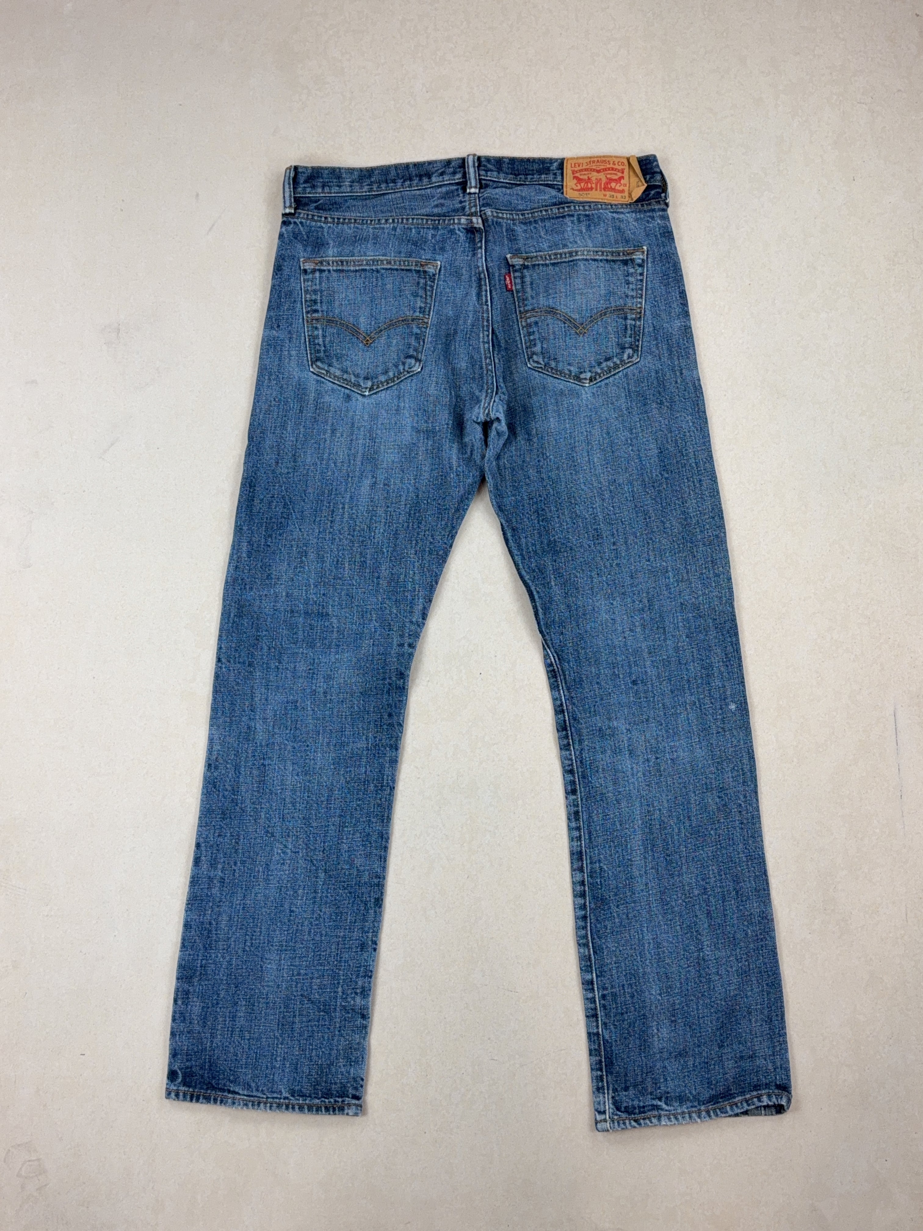 LEVI'S JEANS - MEDIUM