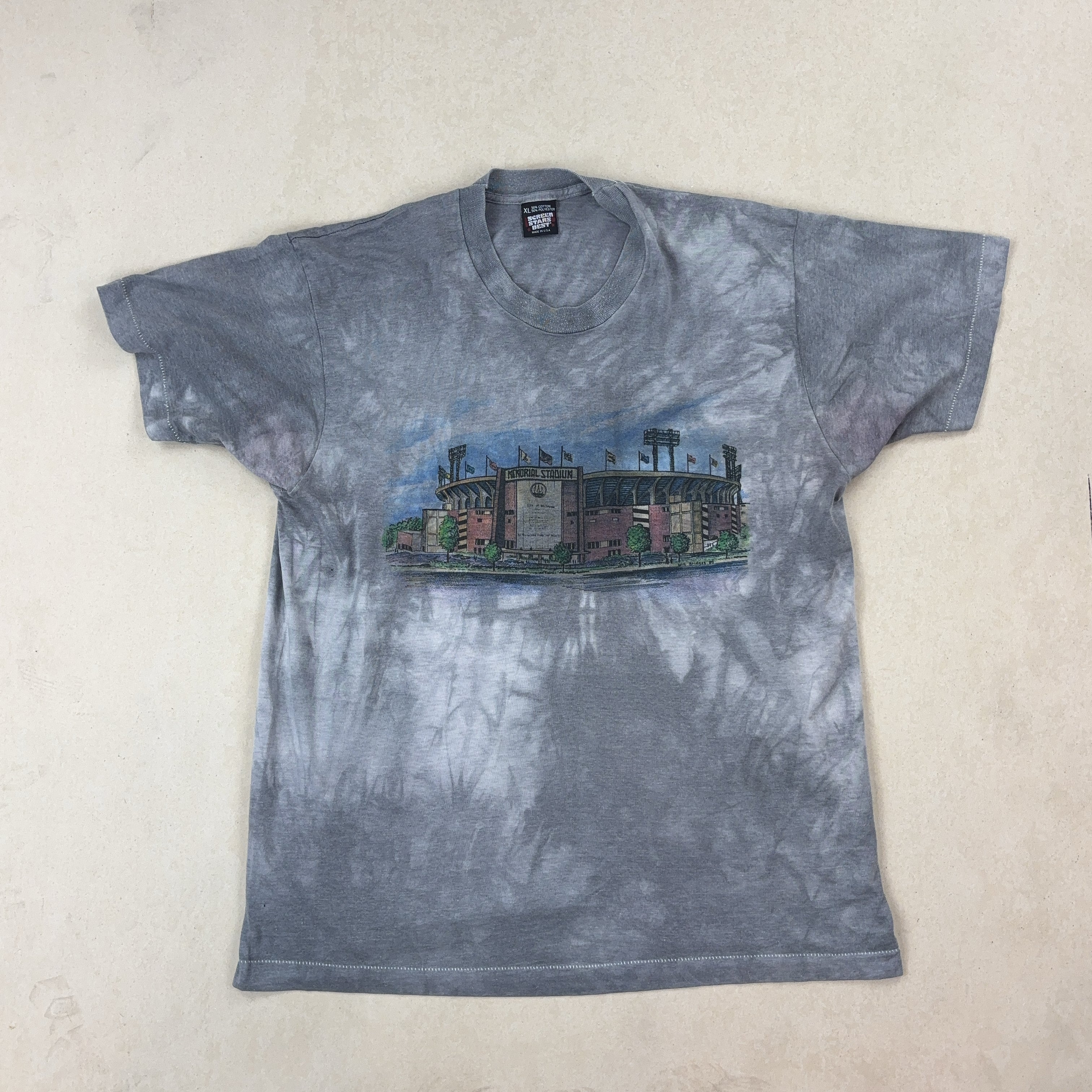 'MEMORIAL STADIUM' GRAPHIC TEE - LARGE