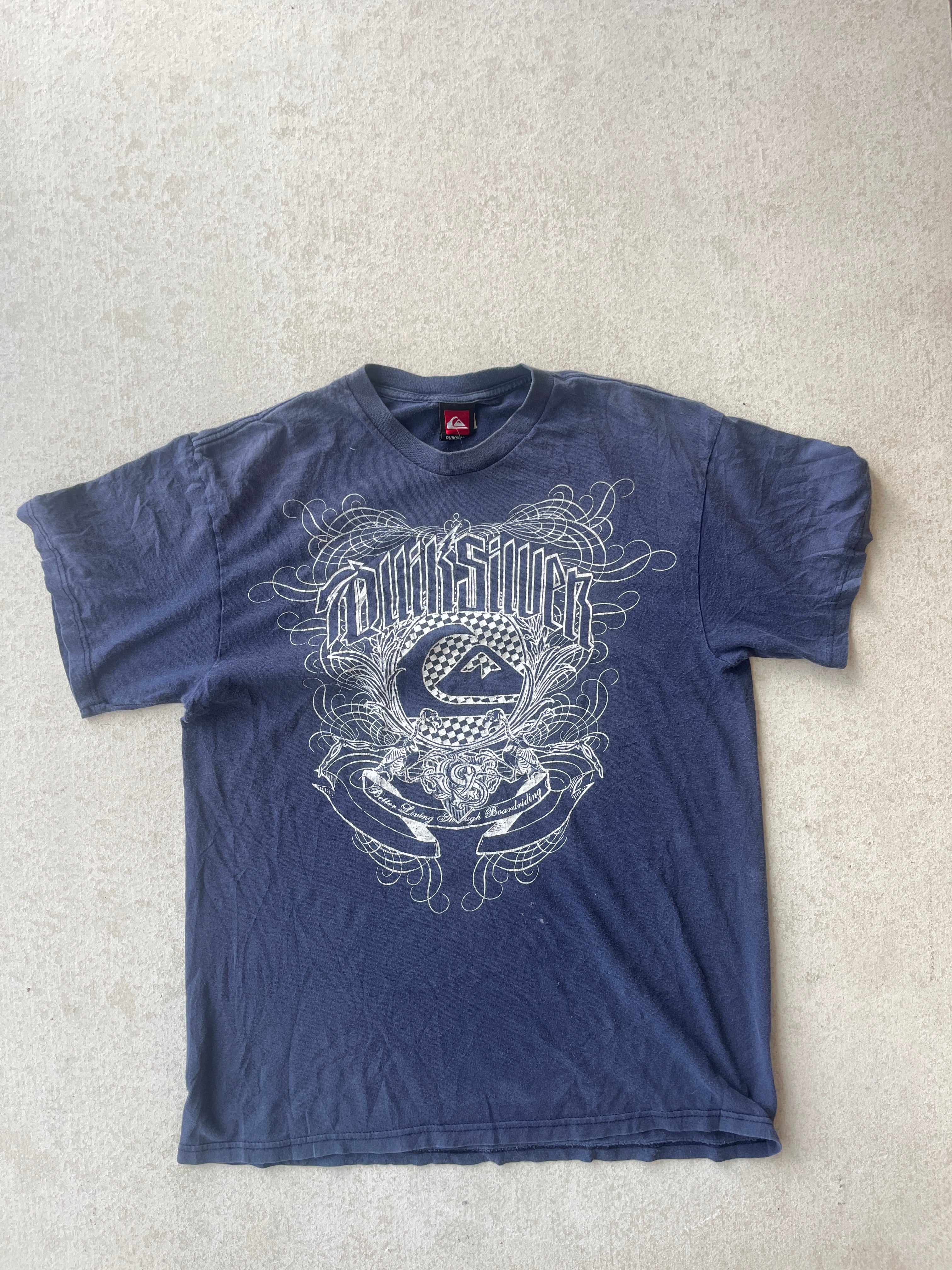 QUIKSILVER TEE - MEDIUM