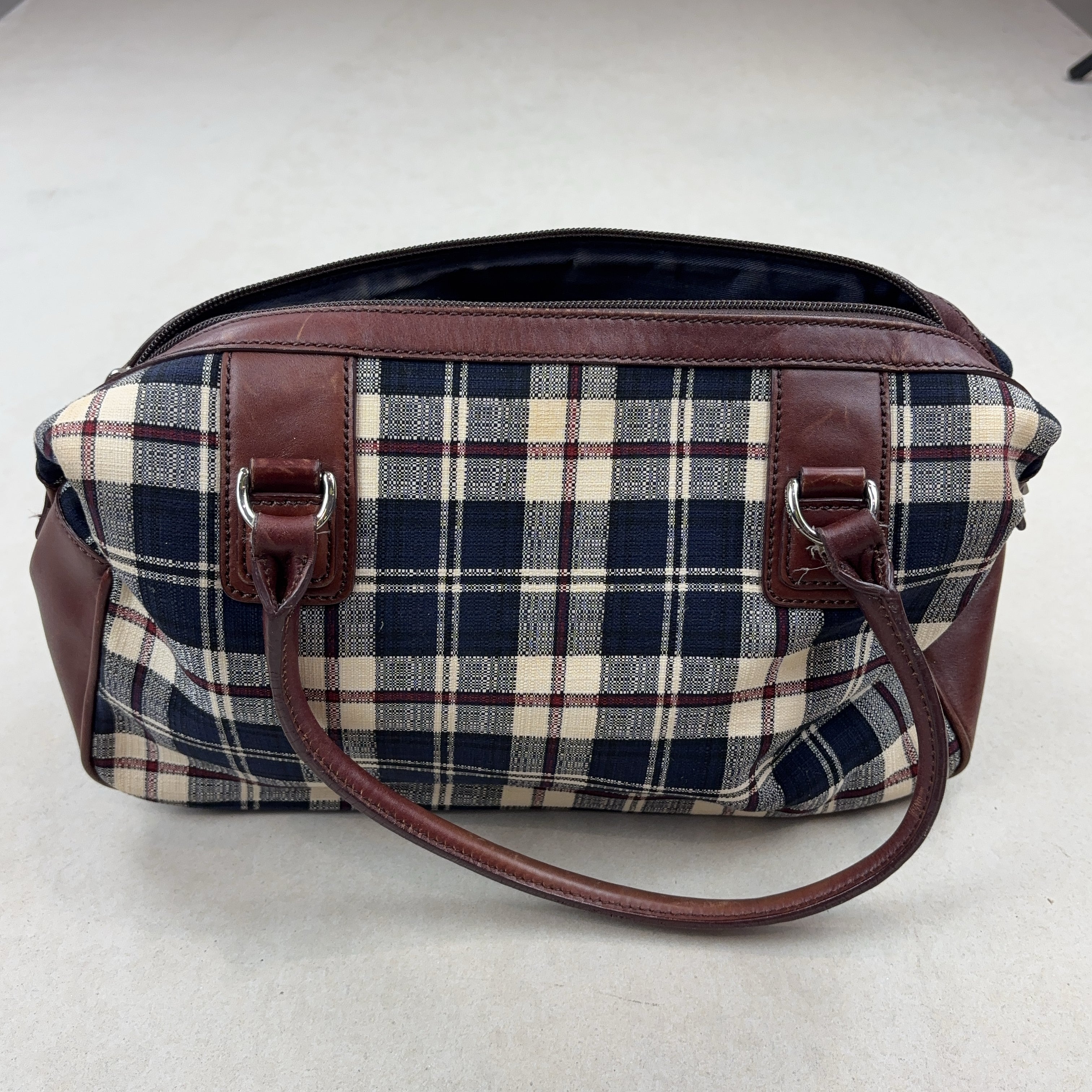 NEWYORKER HANDBAG - MEDIUM