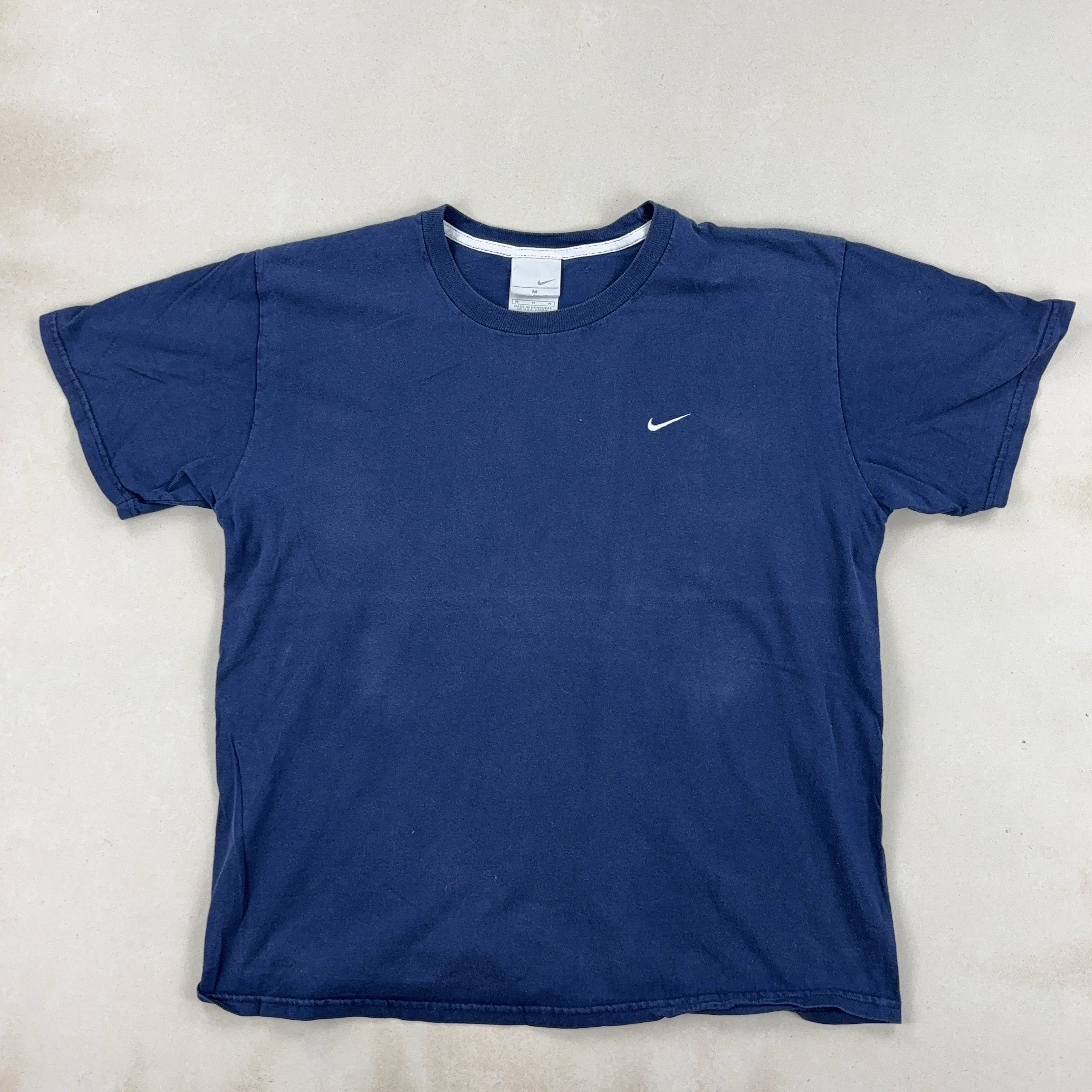 NIKE TEE - MEDIUM