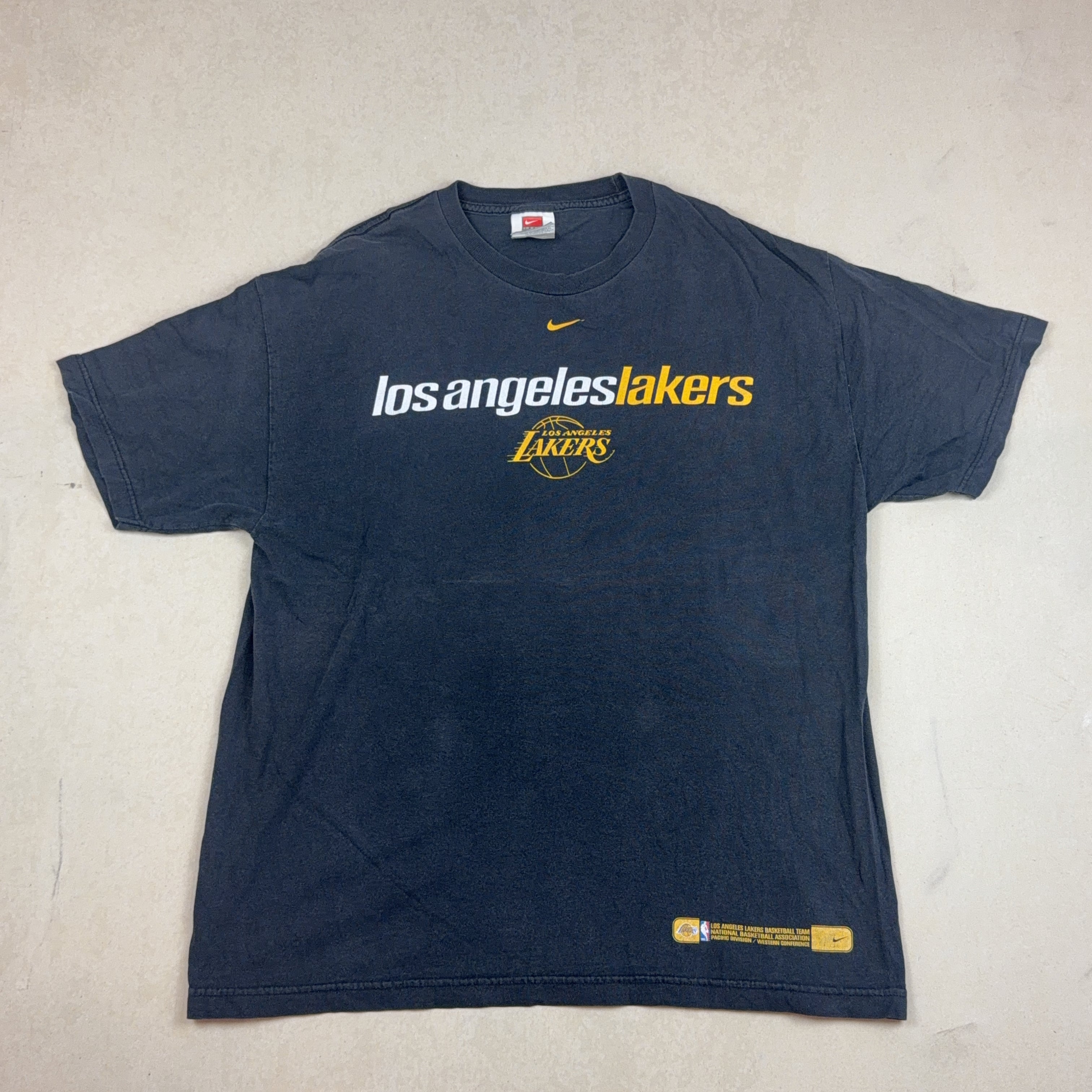 NIKE 'LOS ANGELES LAKERS' BLACK TEE - LARGE