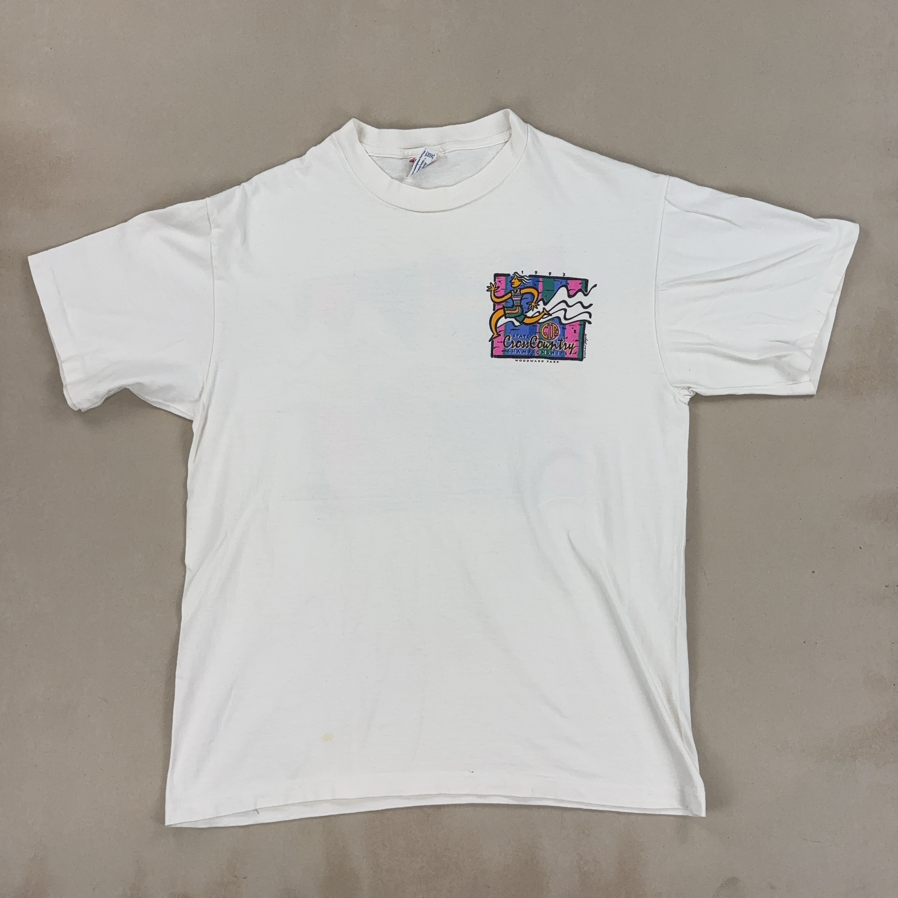 GRAPHIC WHITE TEE - LARGE