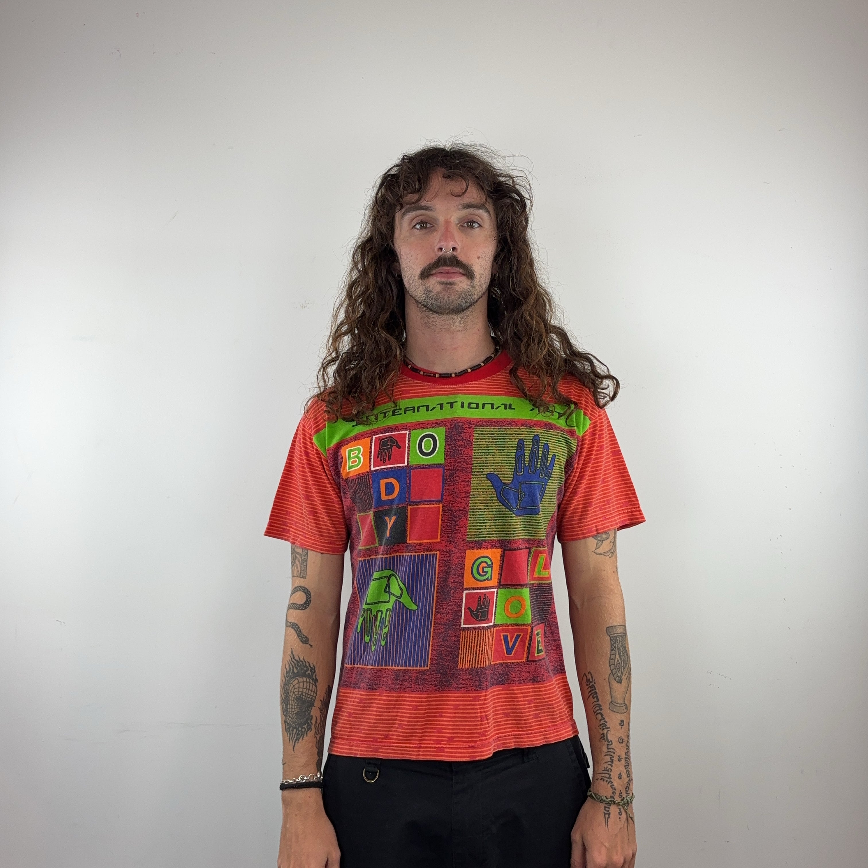 BODY GLOVE TEE - SMALL