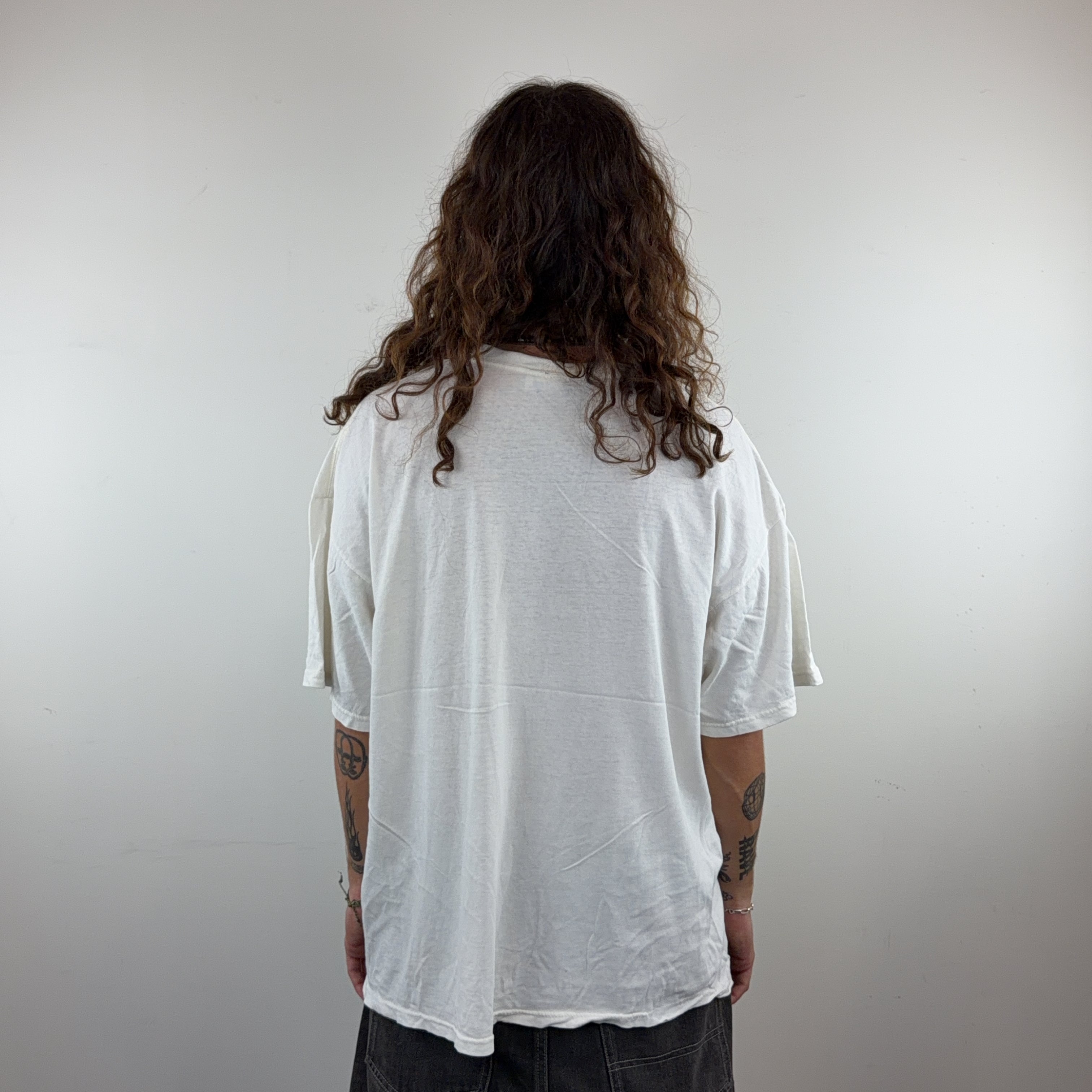 GRAPHIC WHITE TEE - X LARGE