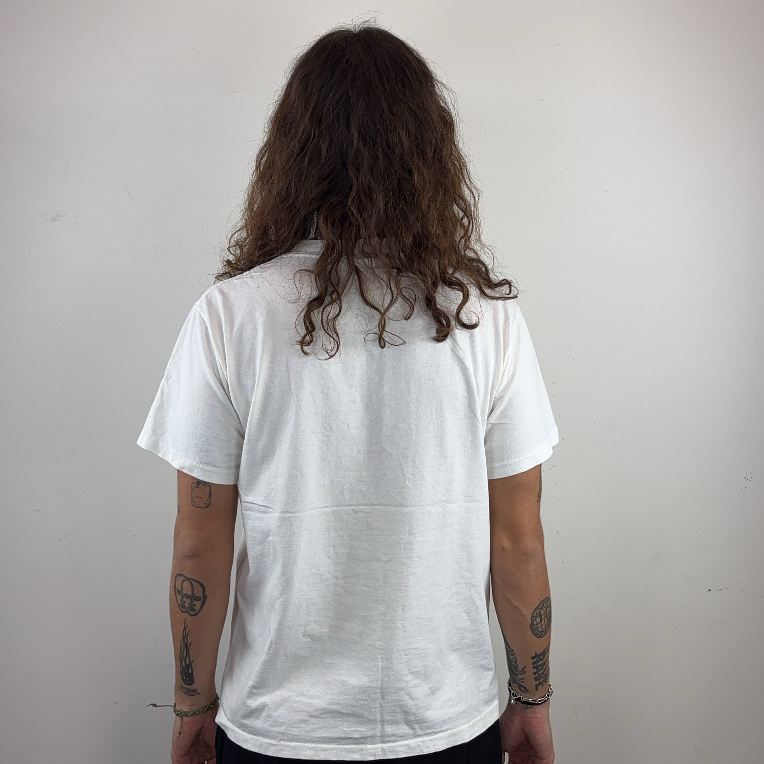 GRAPHIC TEE - MEDIUM