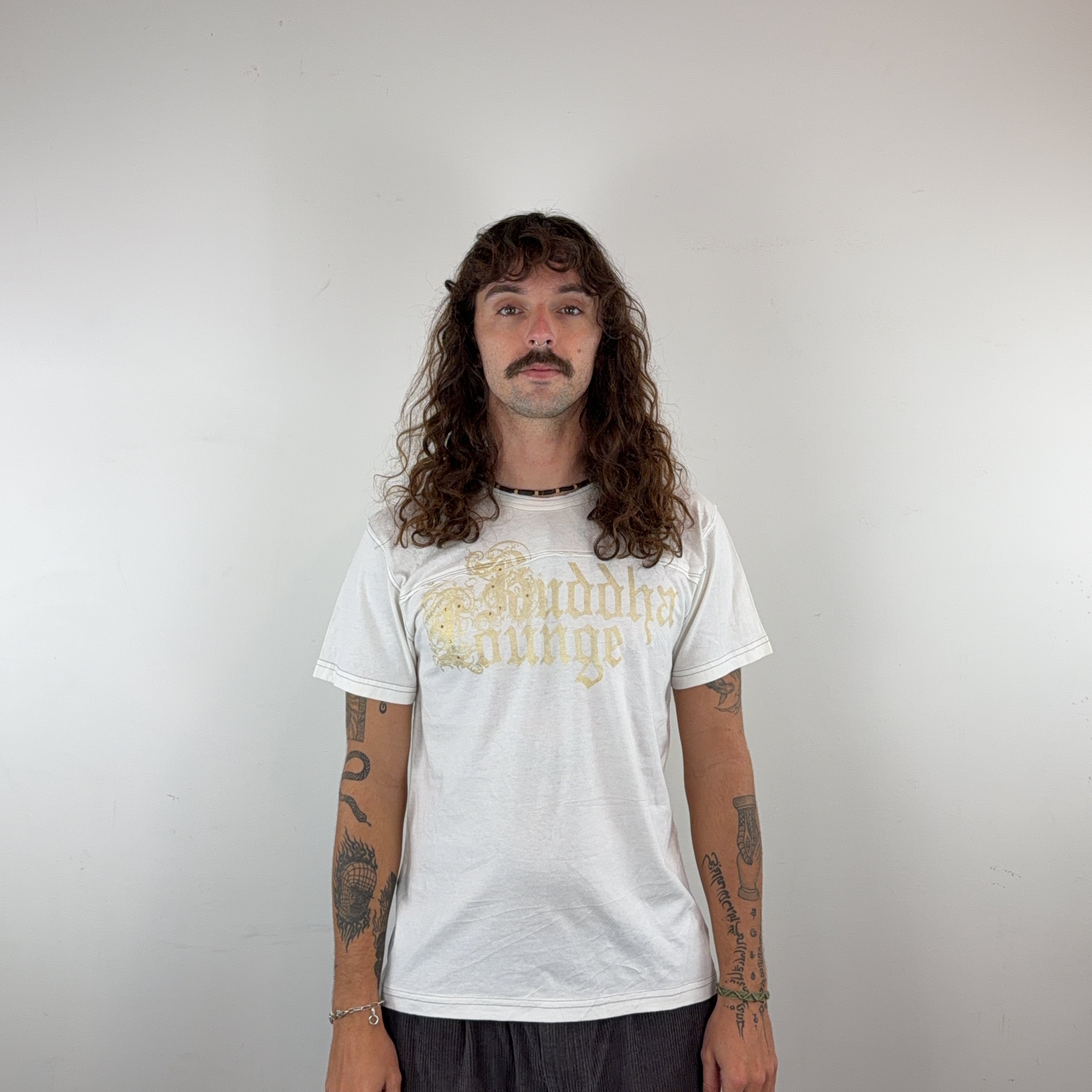 GRAPHIC VINTAGE TEE - MEDIUM
