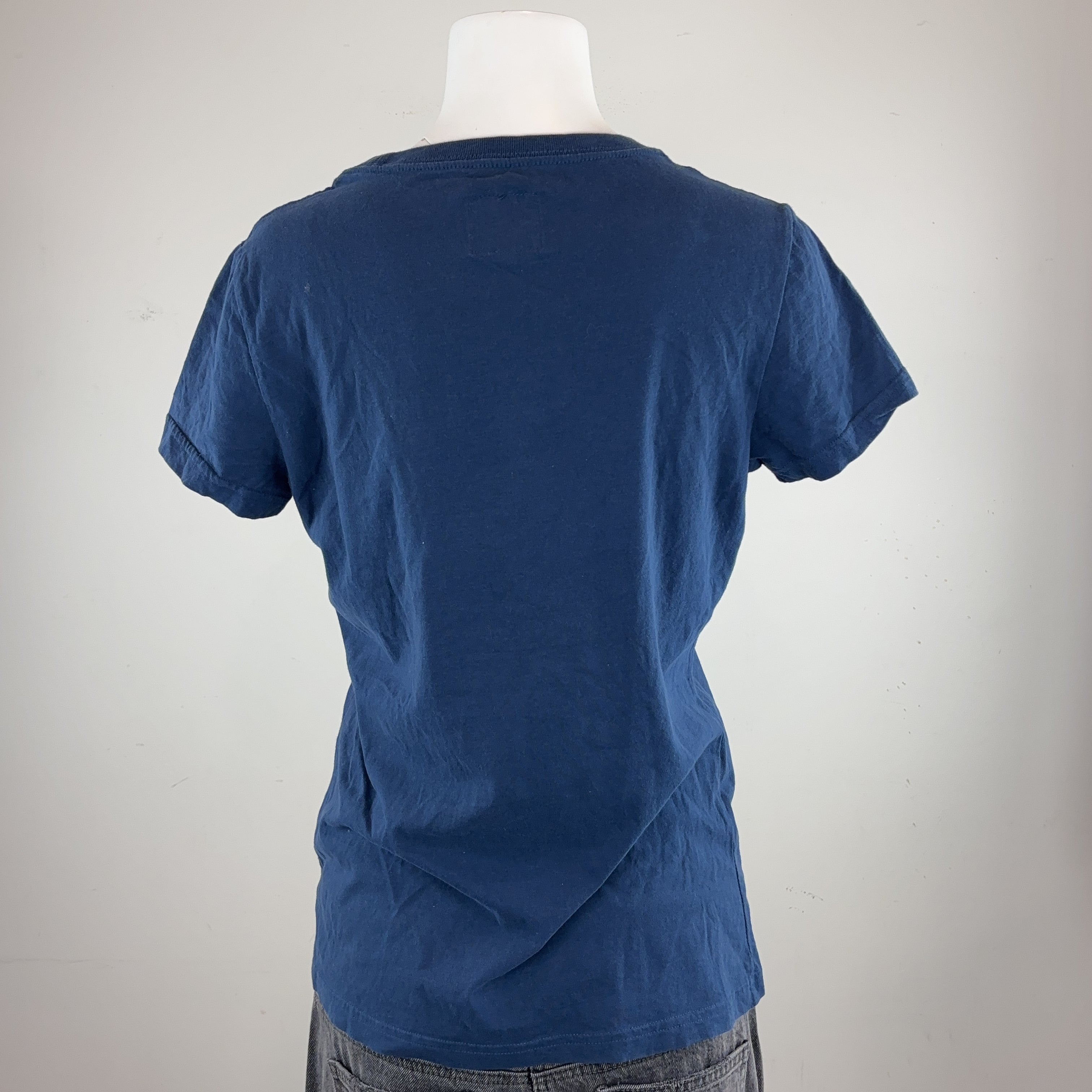 ABERCROMBIE & FITCH TEE - MEDIUM