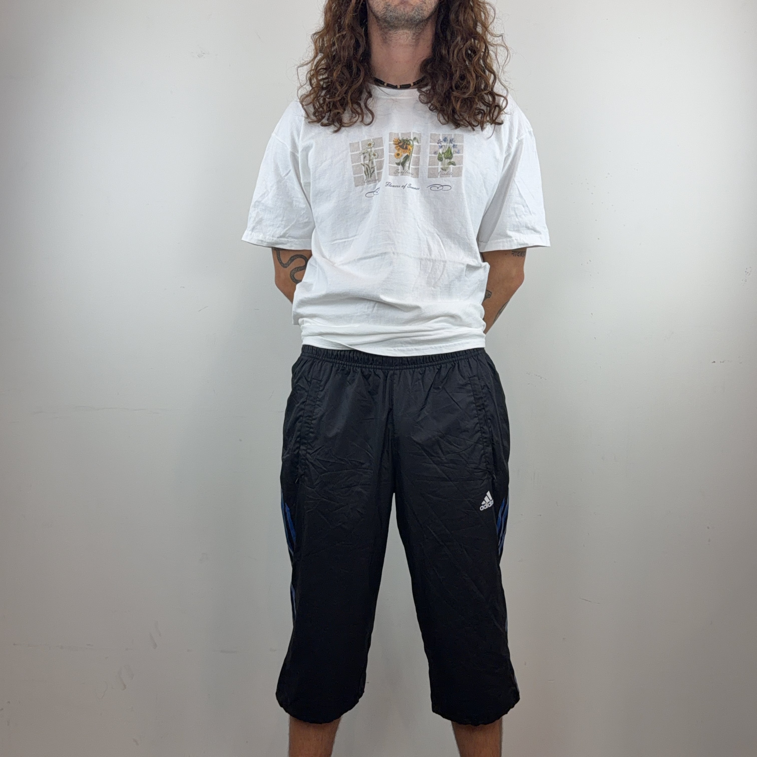ADIDAS SHORTS - MEDIUM