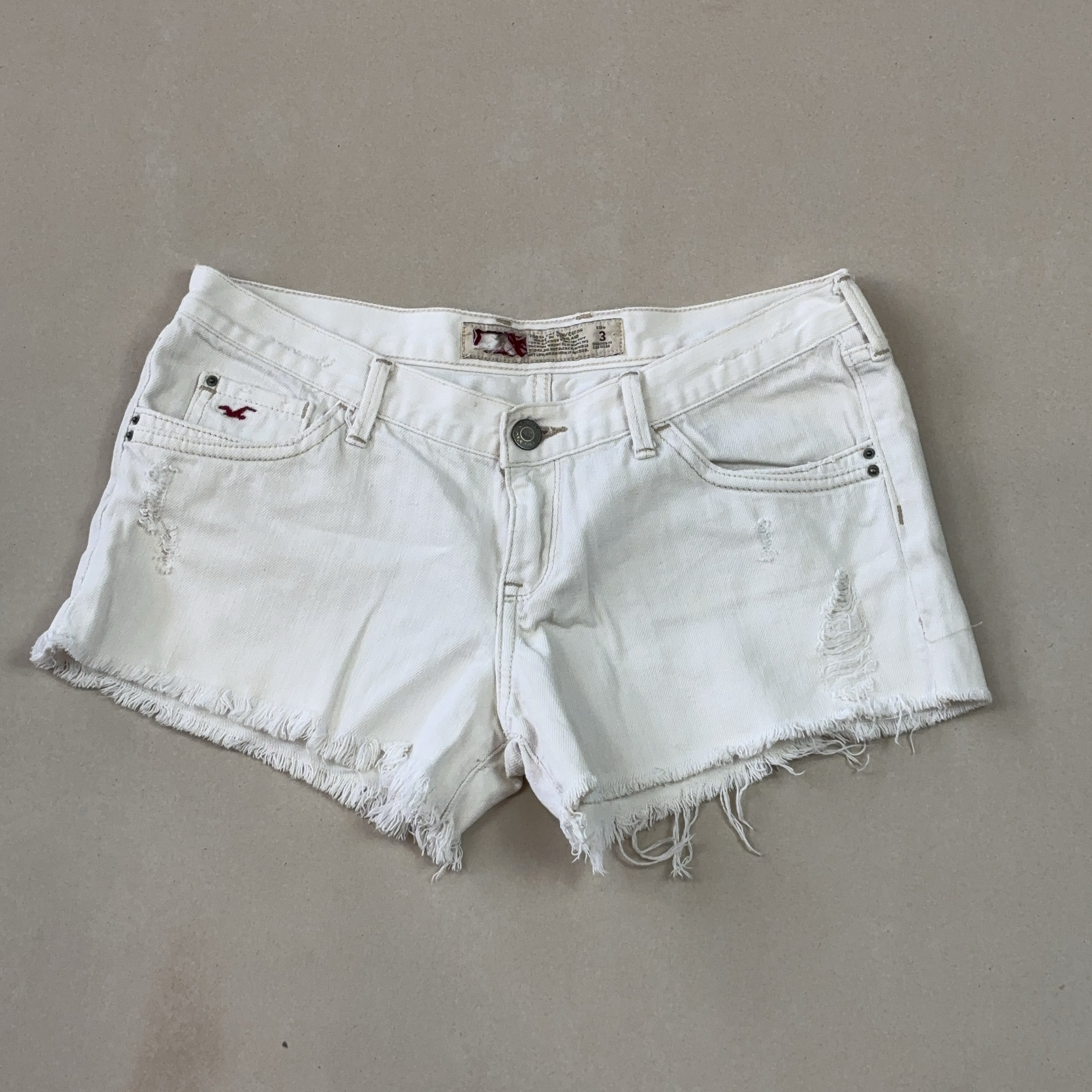 HOLLISTER SHORTS - MEDIUM