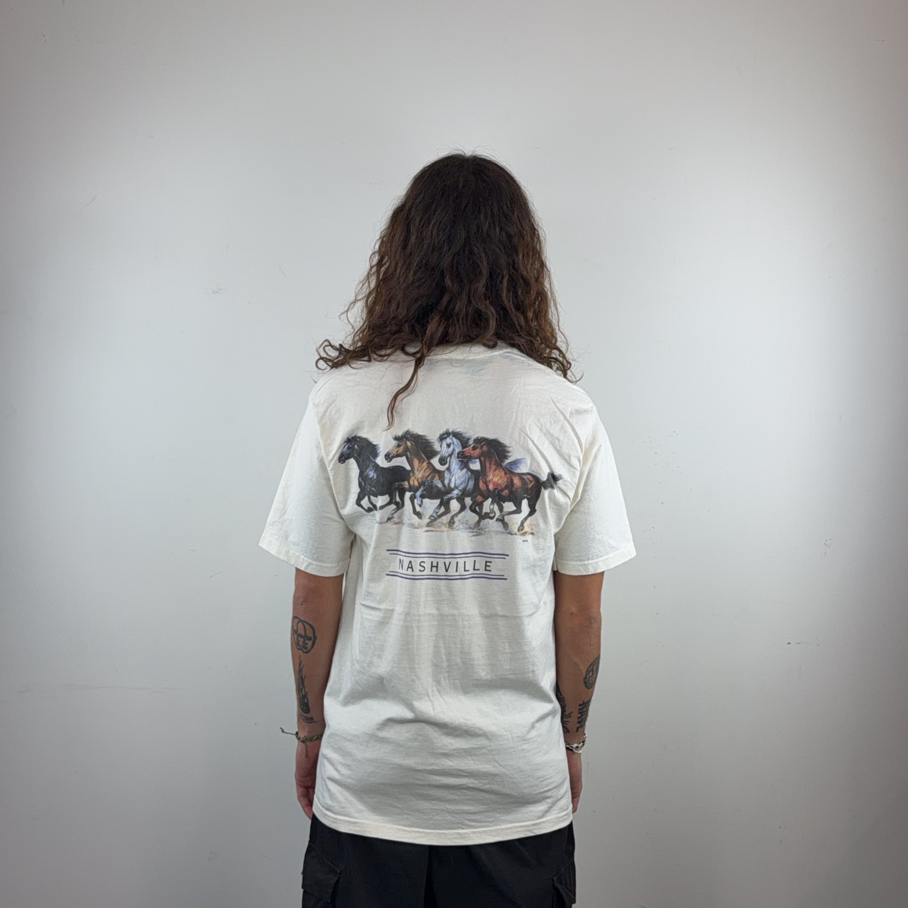GRAPHIC WHITE TEE - MEDIUM