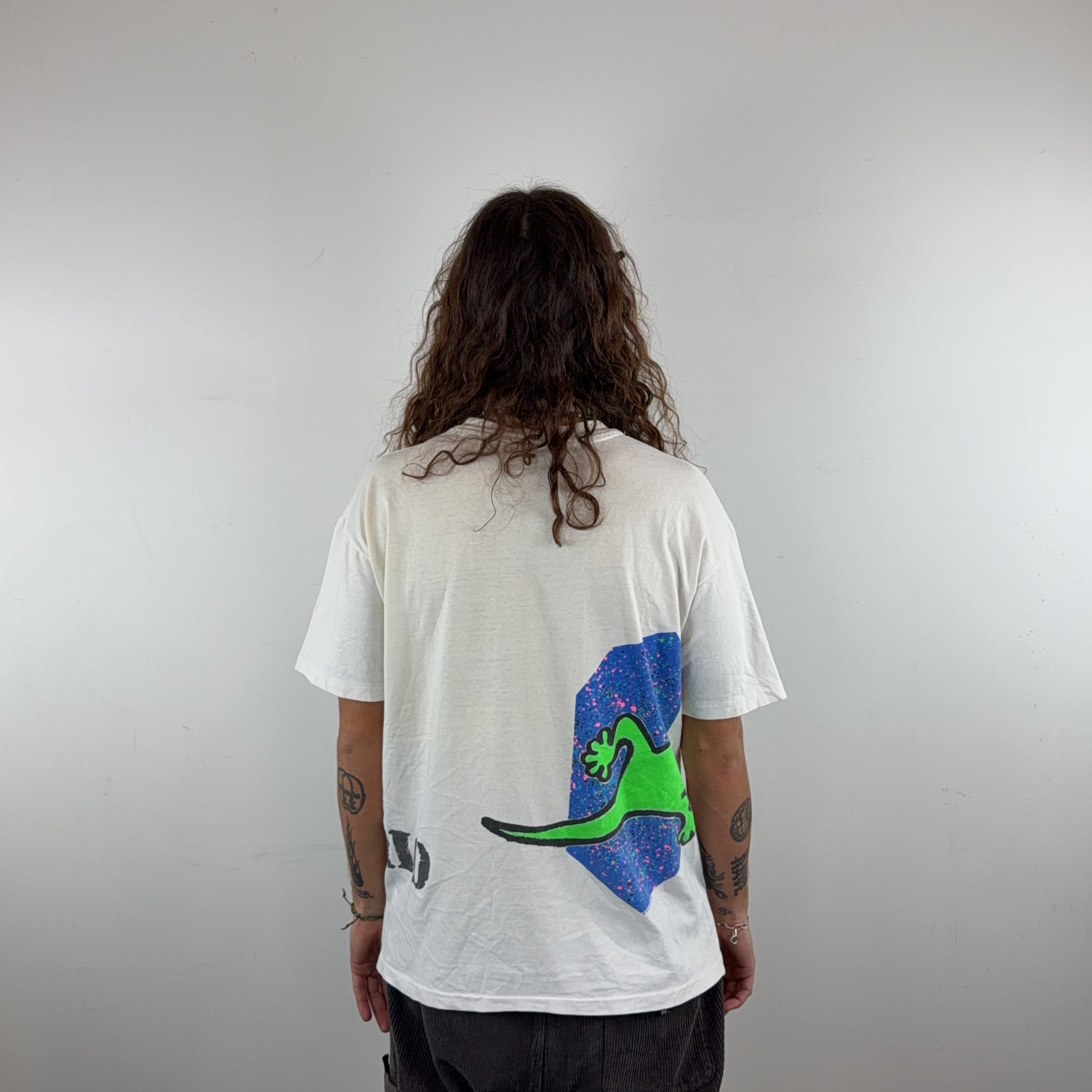 GRAPHIC TEE - LARGE