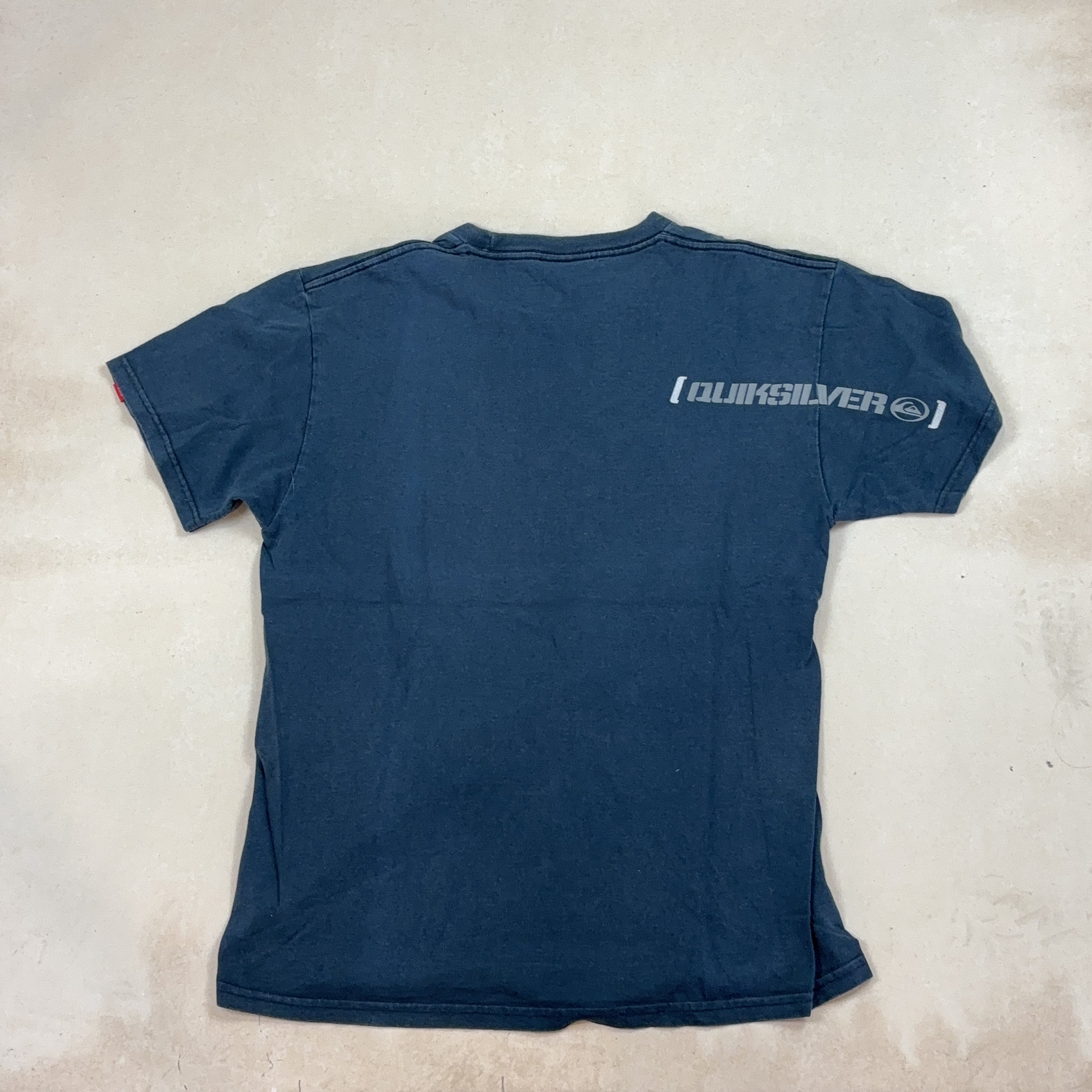 QUIKSILVER TEE - MEDIUM