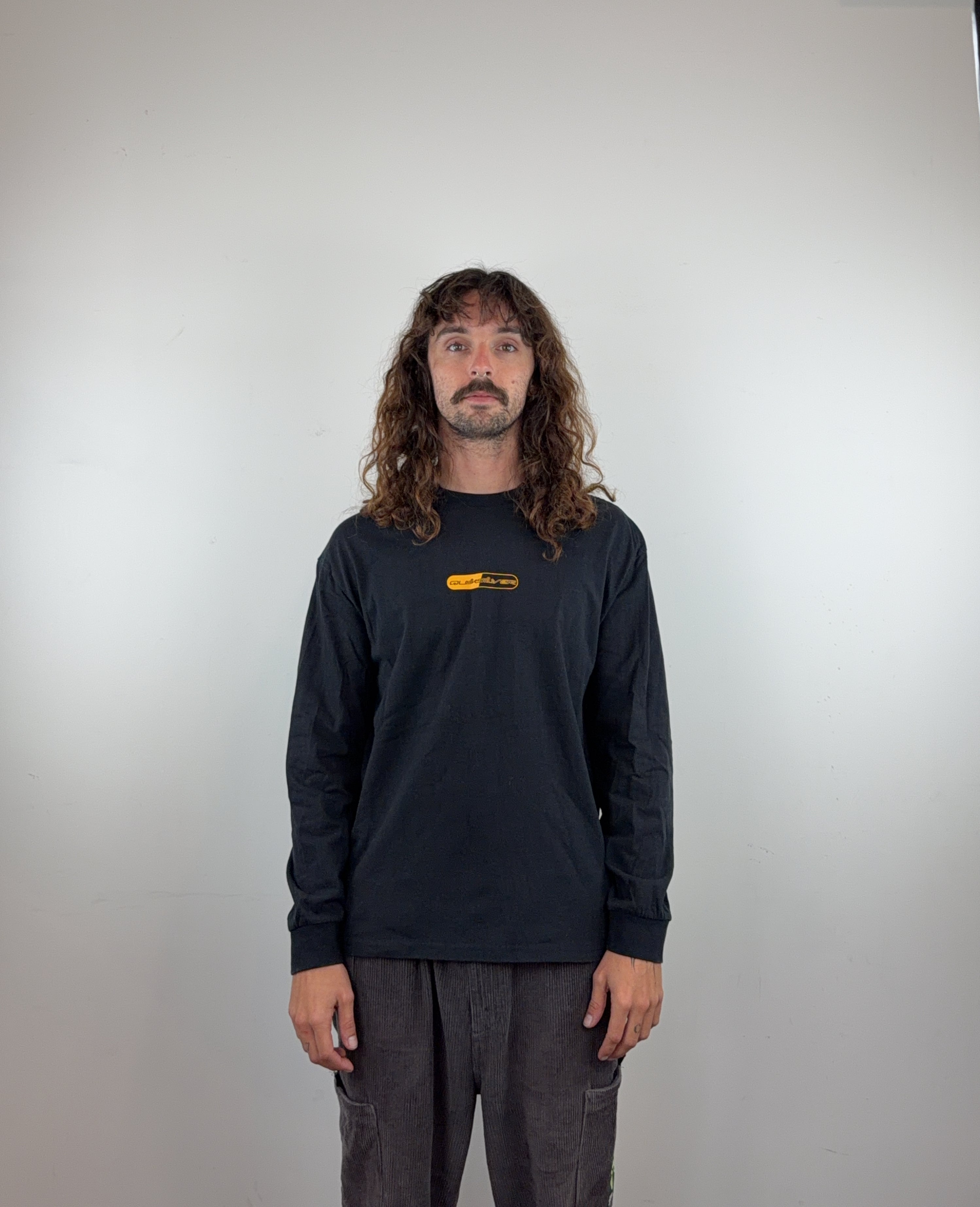 QUIKSILVER LONG SLEEVE - LARGE