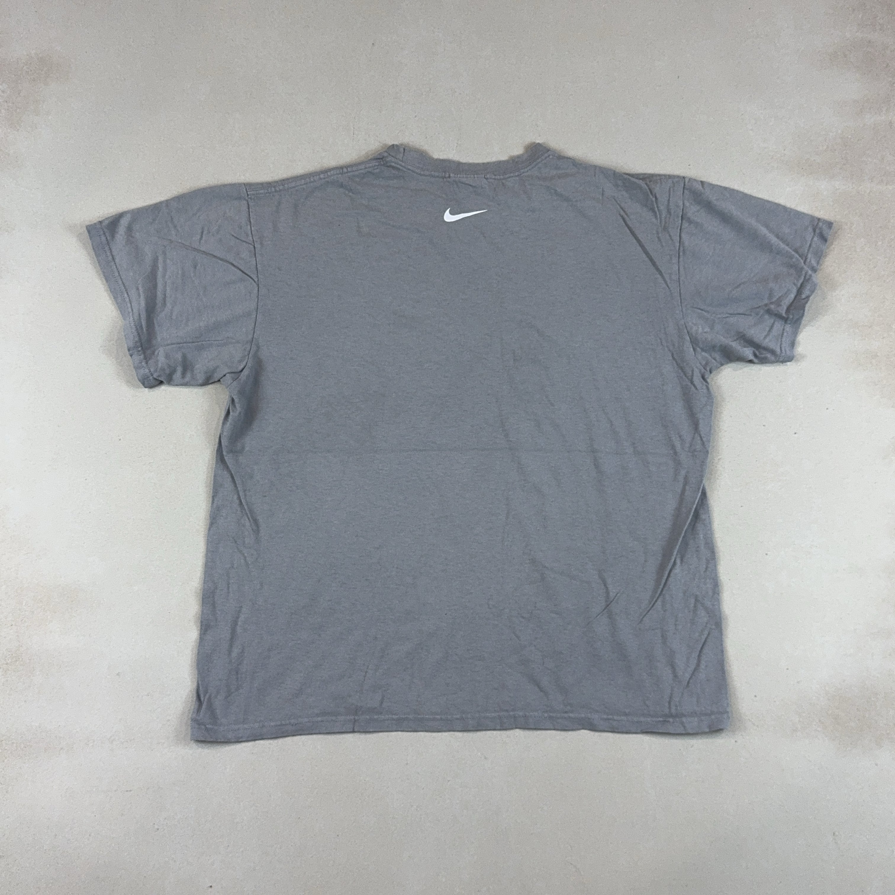 NIKE TEE - MEDIUM