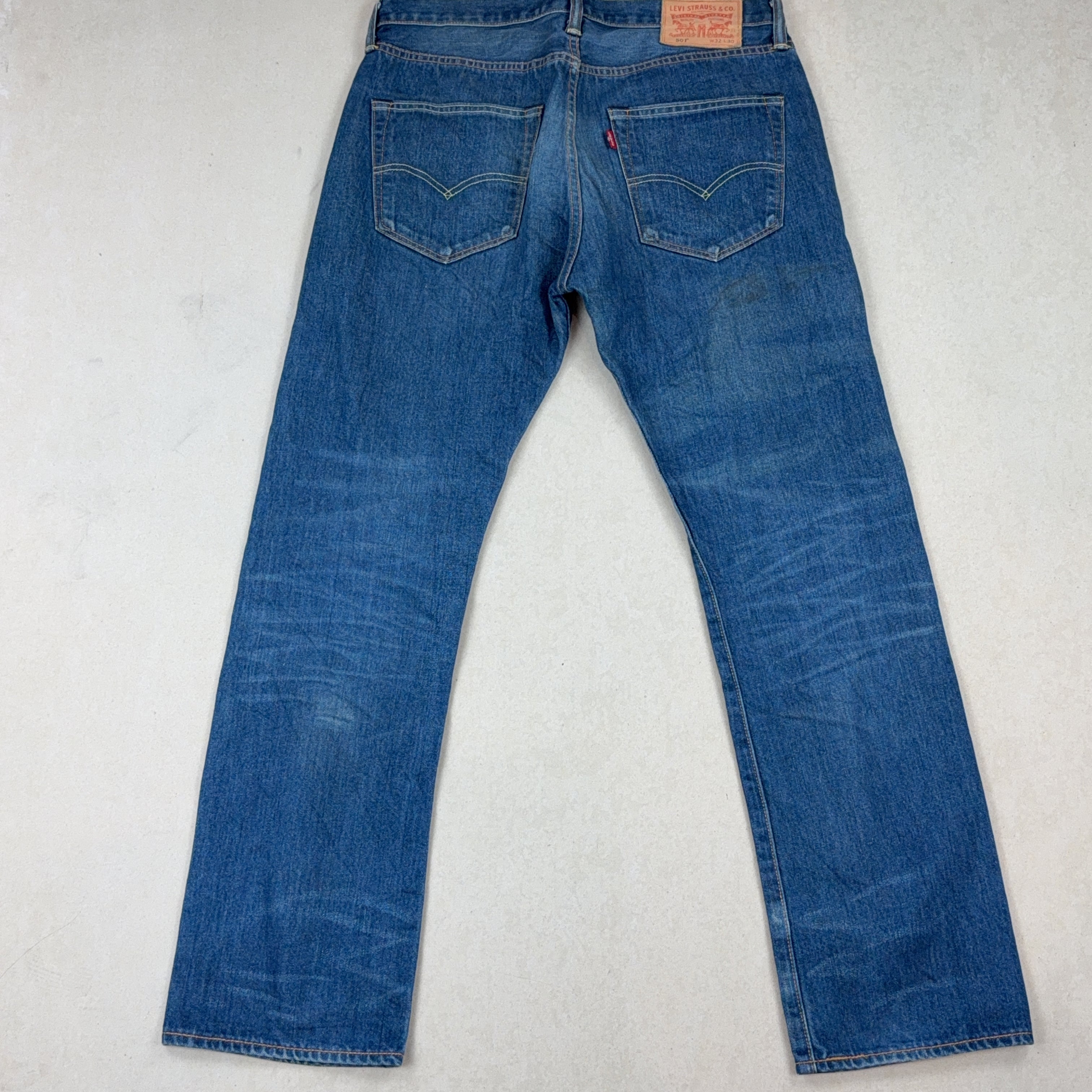 LEVI'S JEANS - MEDIUM