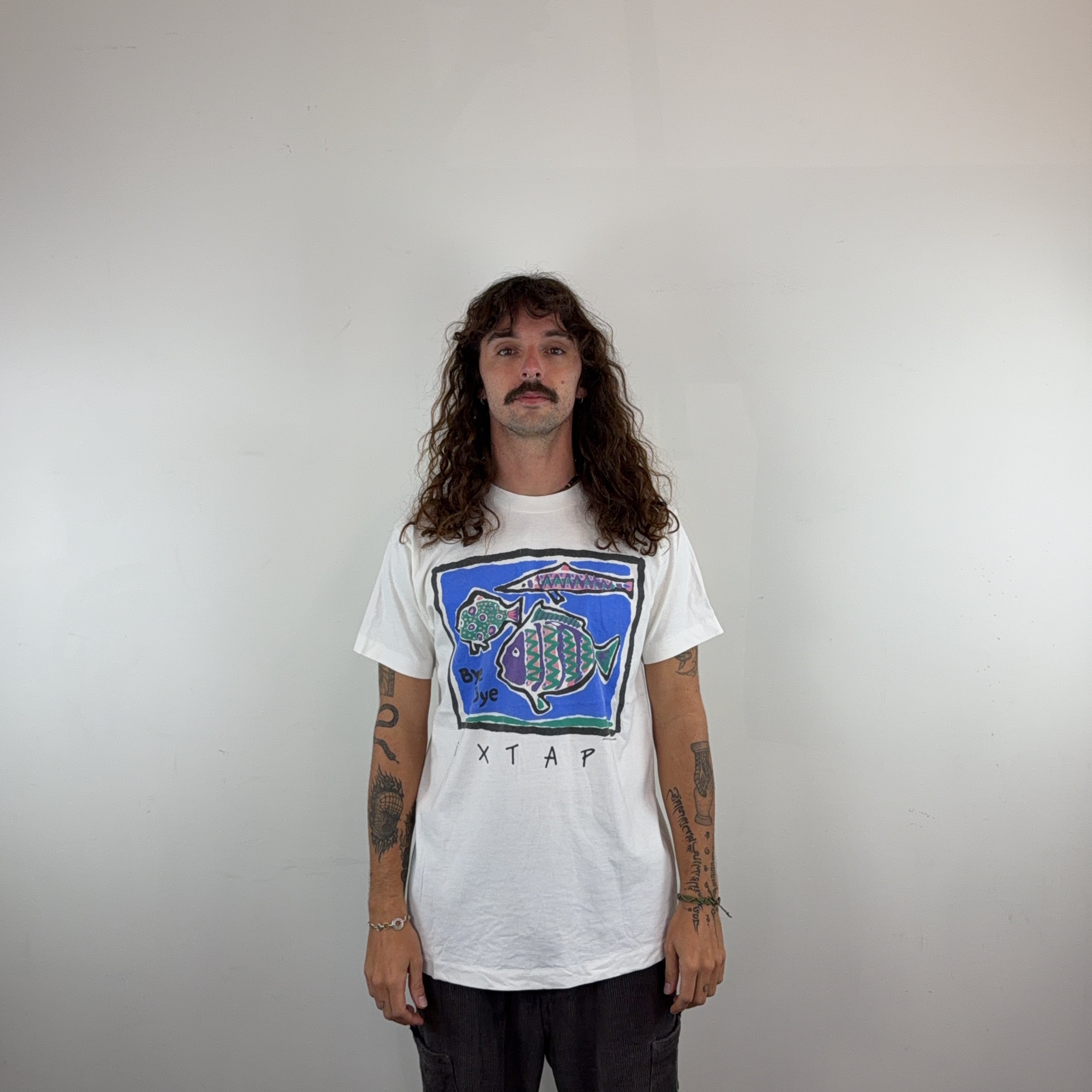 GRAPHIC VINTAGE TEE - MEDIUM