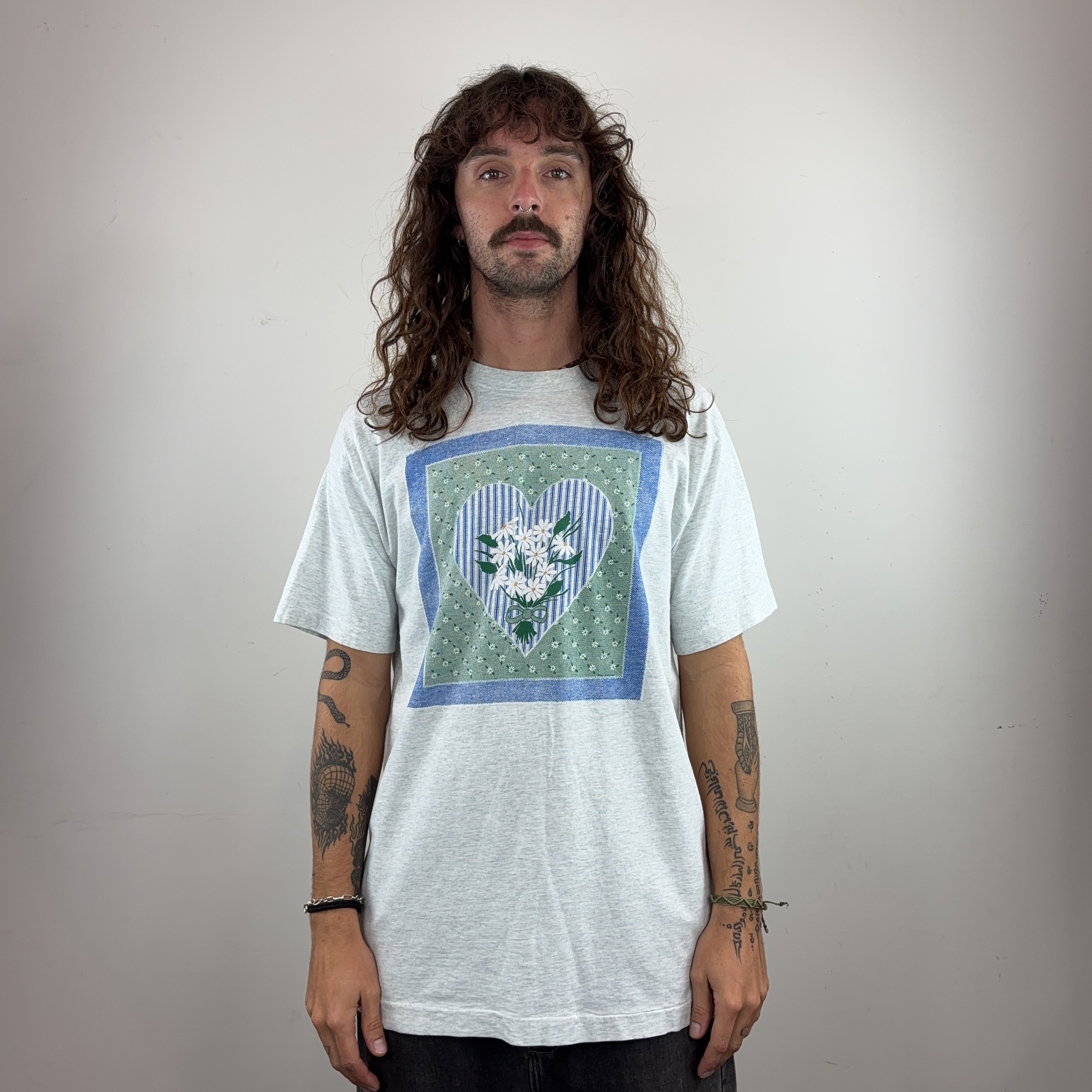 FLORAL GRAPHIC TEE - LARGE