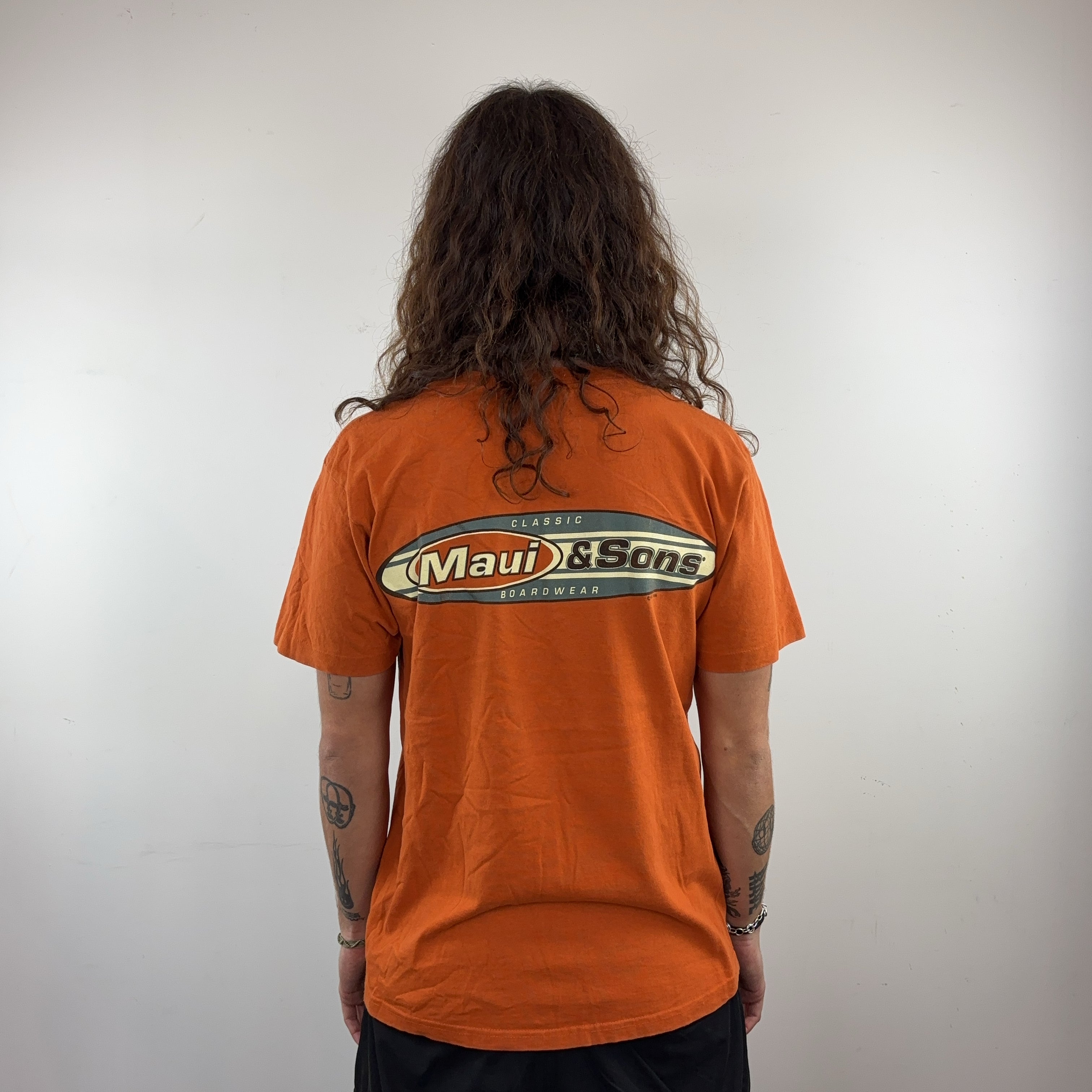 MAUI & SONS TEE - MEDIUM