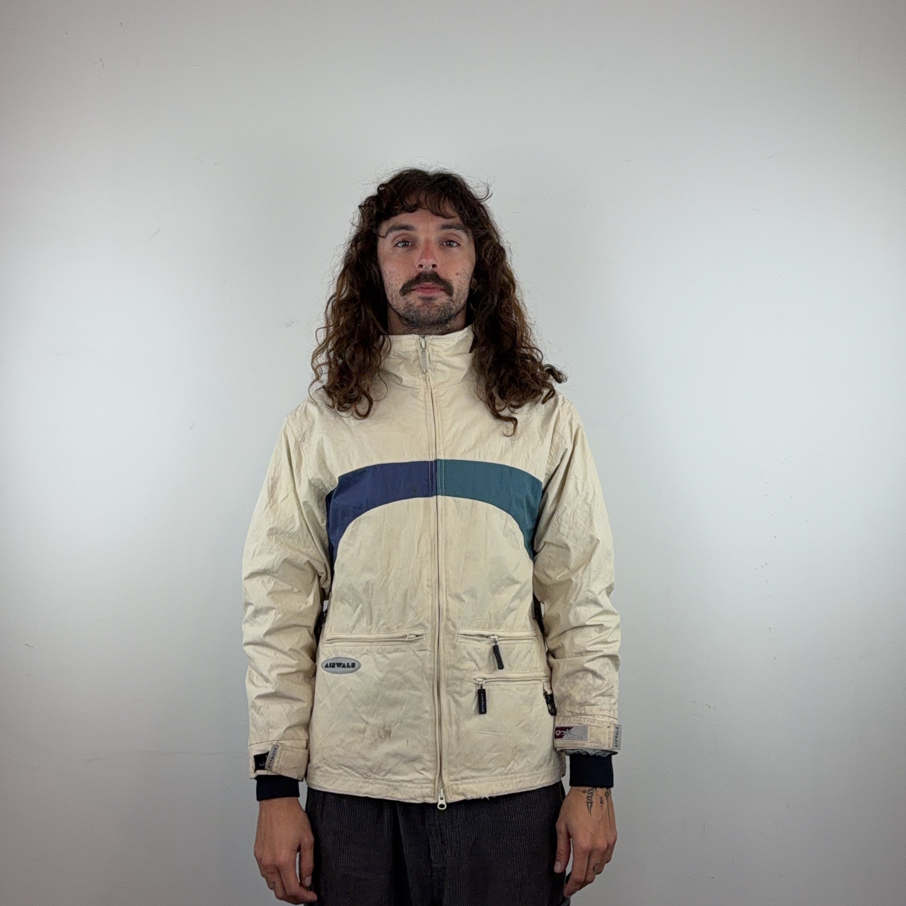 AIRWALK WIND BREAKER - MEDIUM