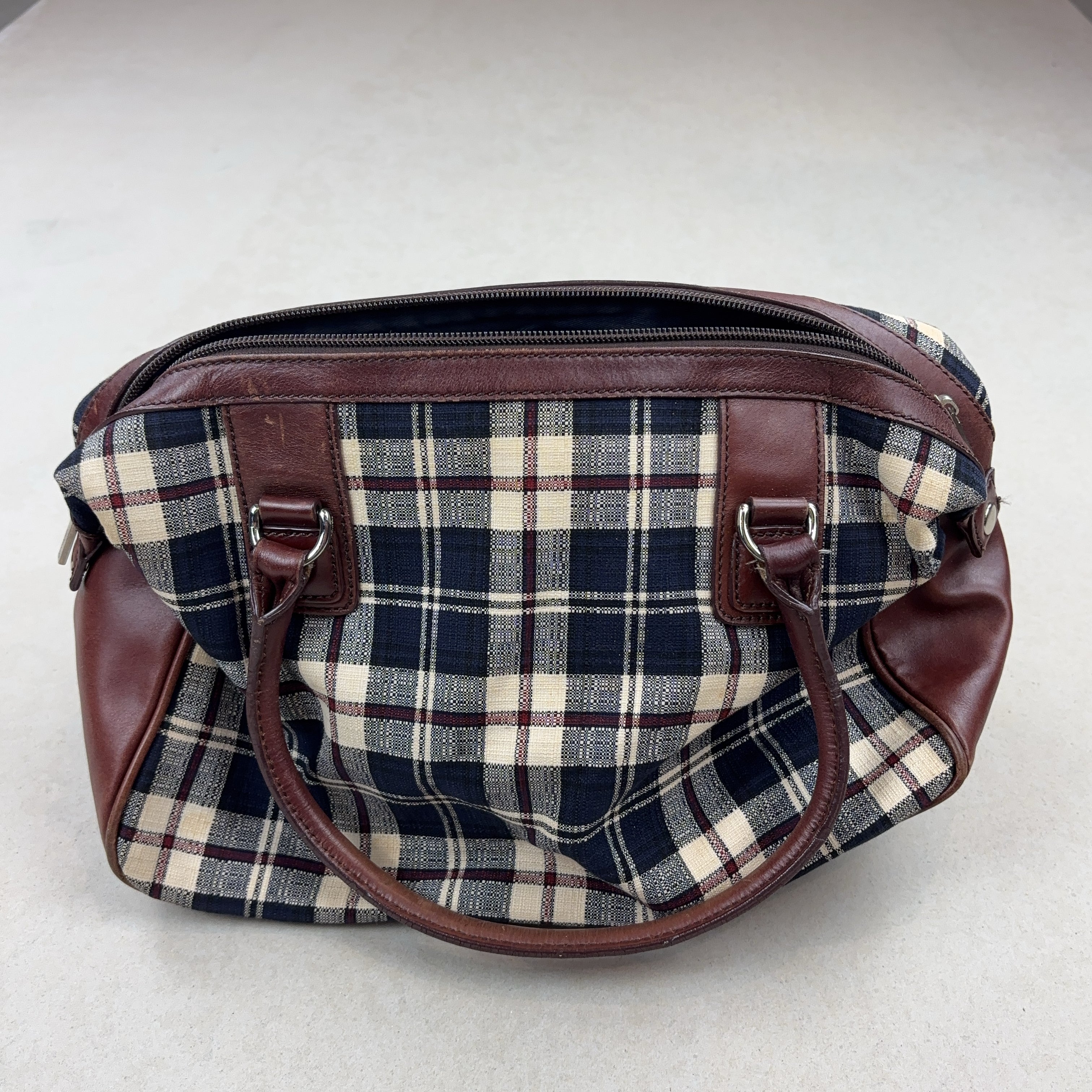 NEWYORKER HANDBAG - MEDIUM