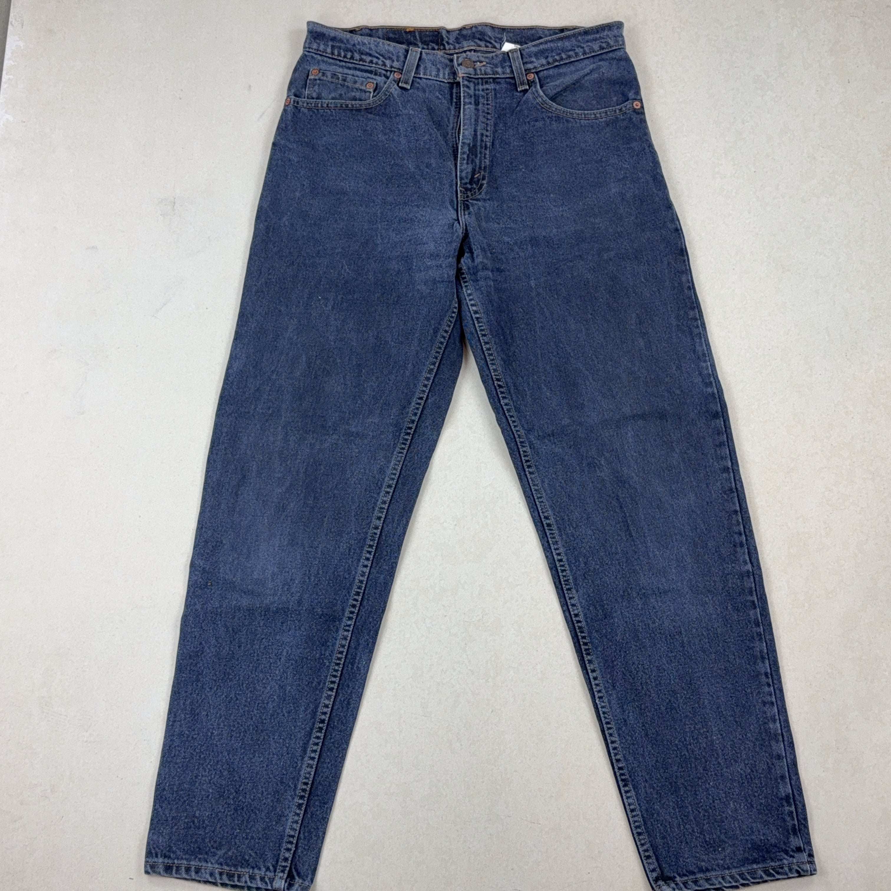 LEVI'S JEANS - MEDIUM