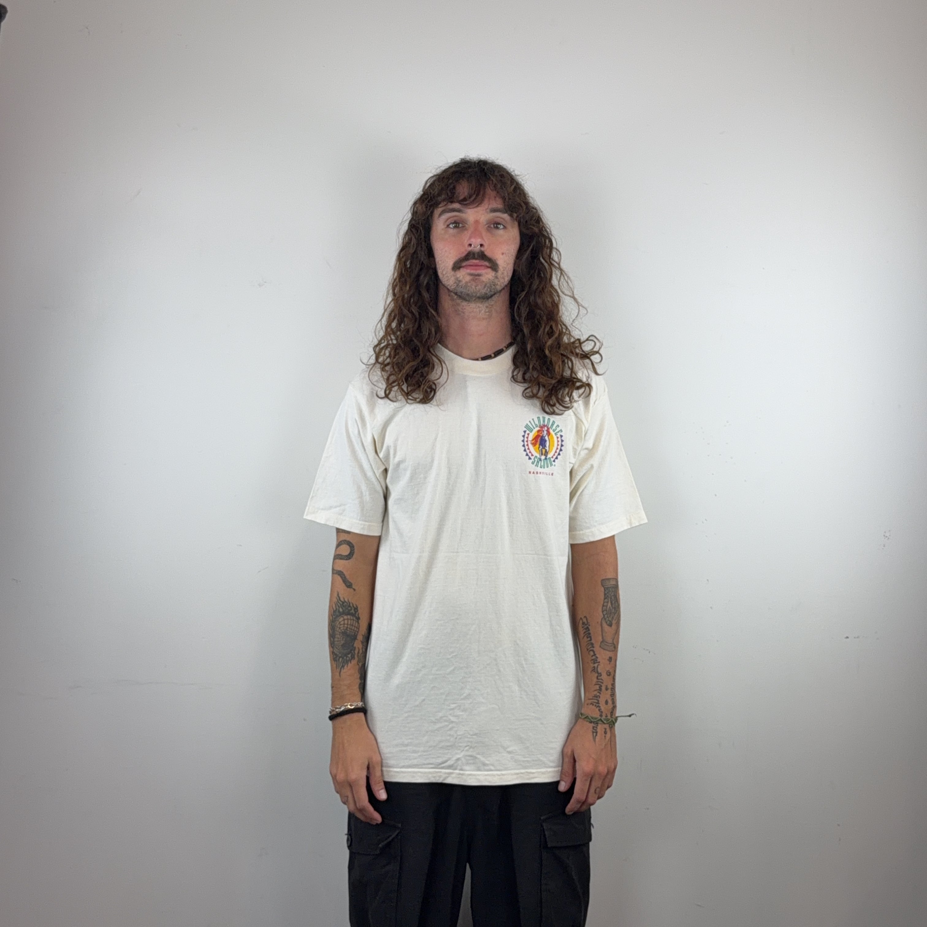 GRAPHIC WHITE TEE - MEDIUM