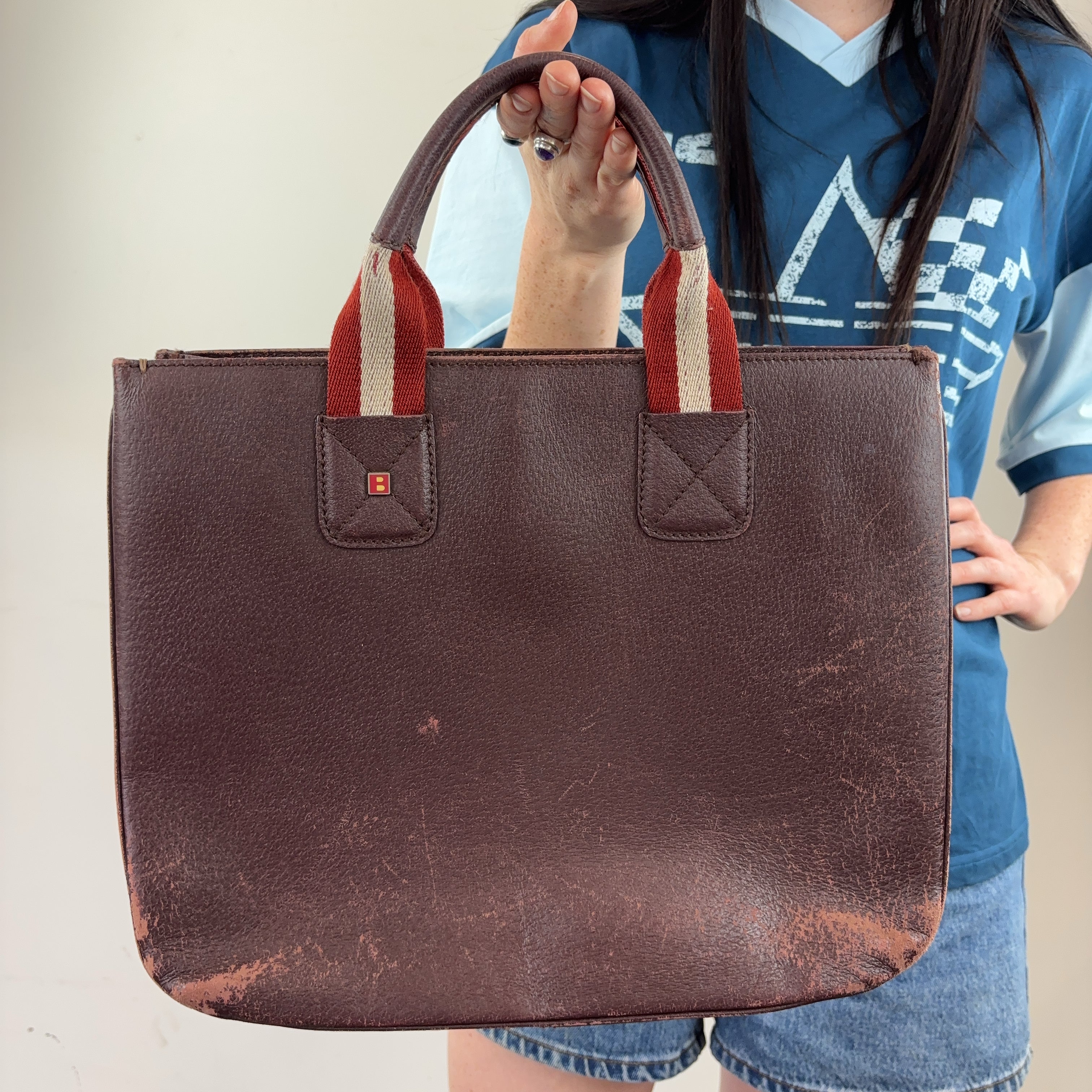 VINTAGE HANDBAG - MEDIUM