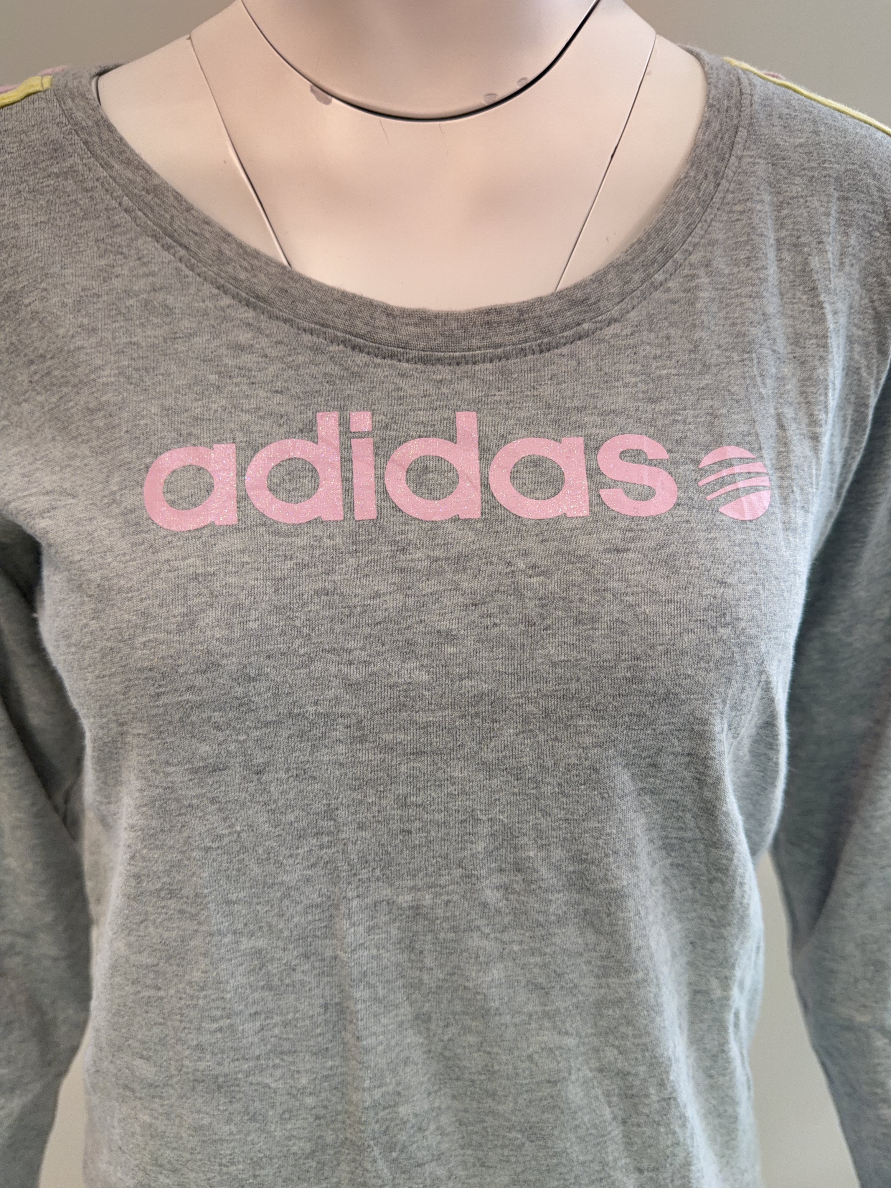 ADIDAS TEE - LARGE