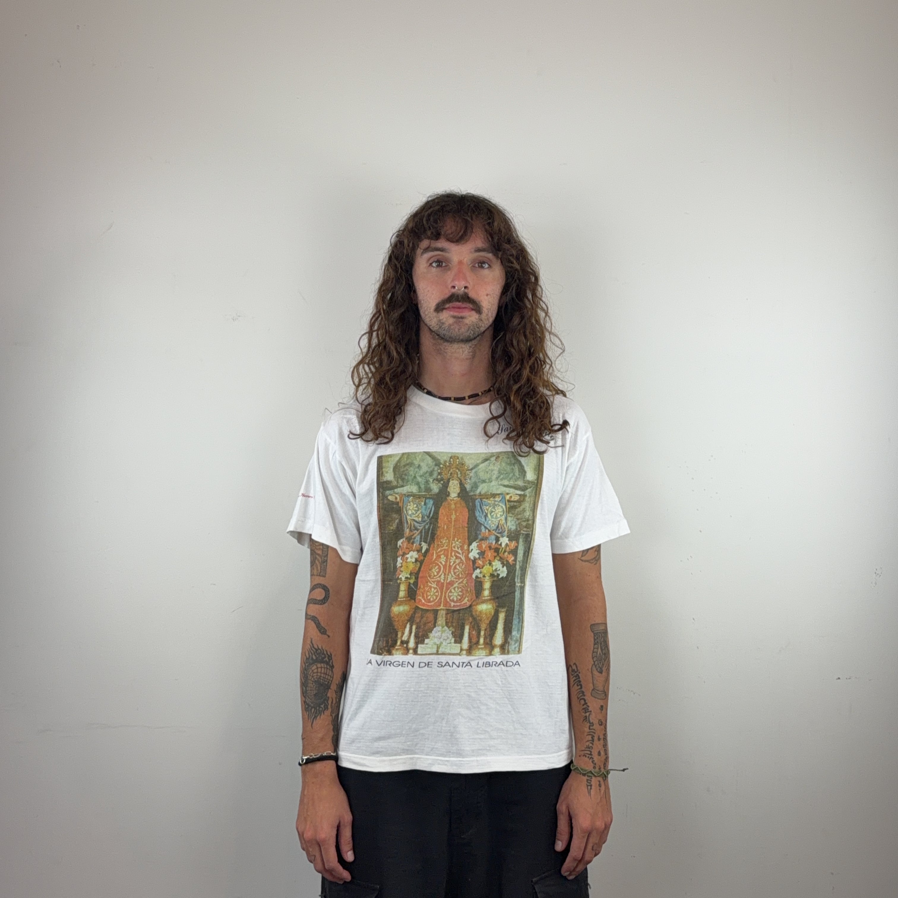GRAPHIC WHITE TEE - MEDIUM
