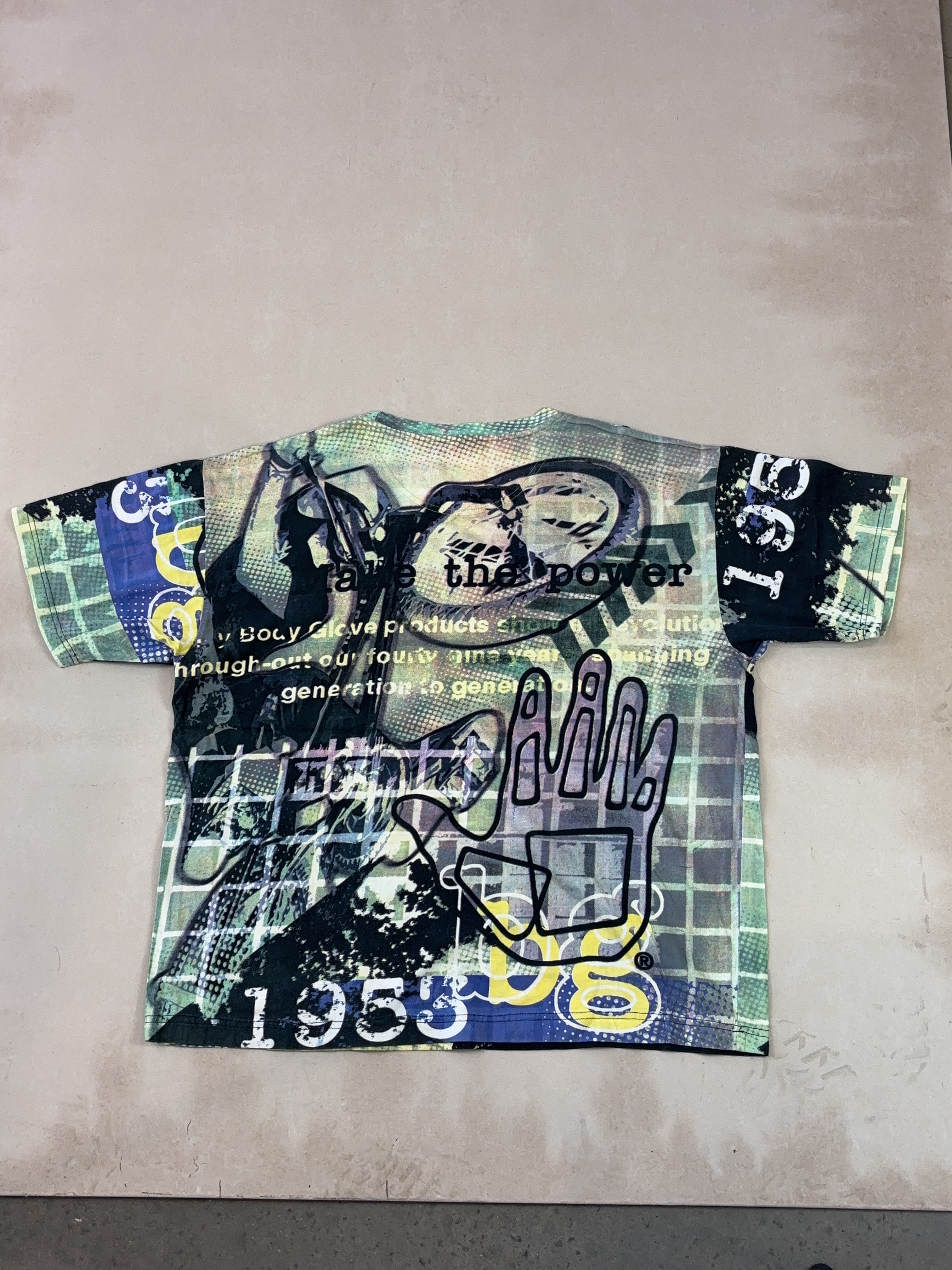 BODY GLOVE TEE - LARGE