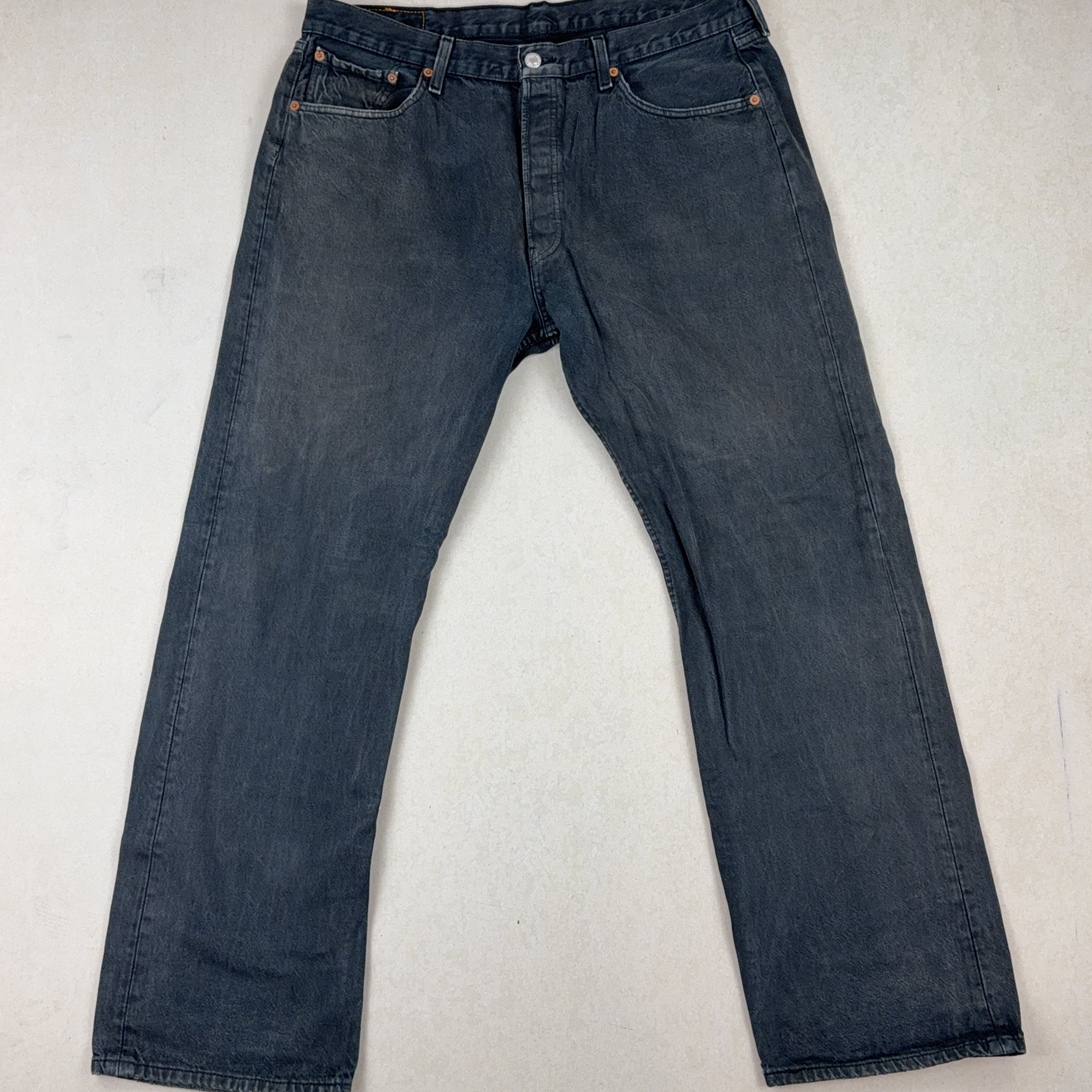 LEVI'S JEANS - X LARGE