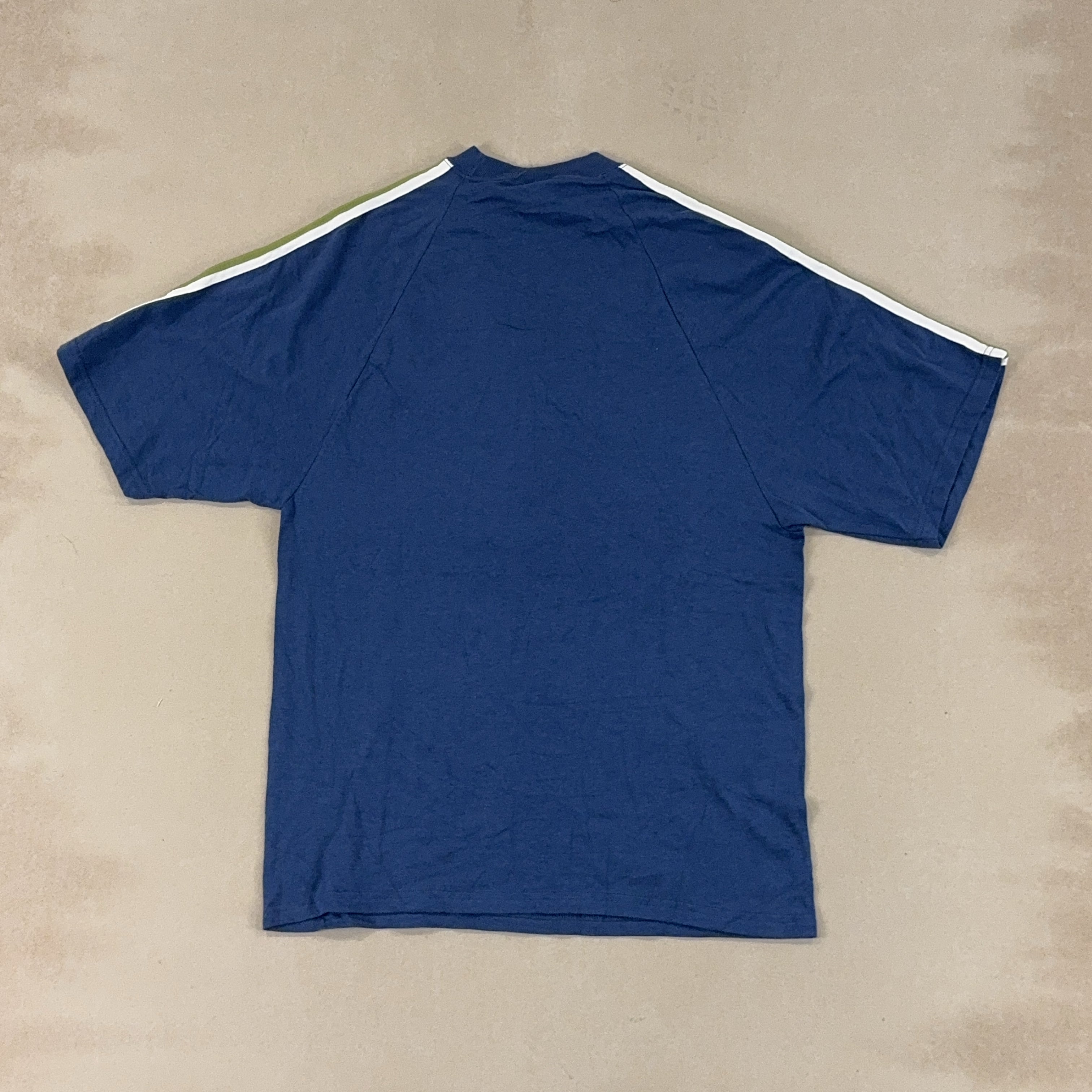 QUIKSILVER TEE - MEDIUM