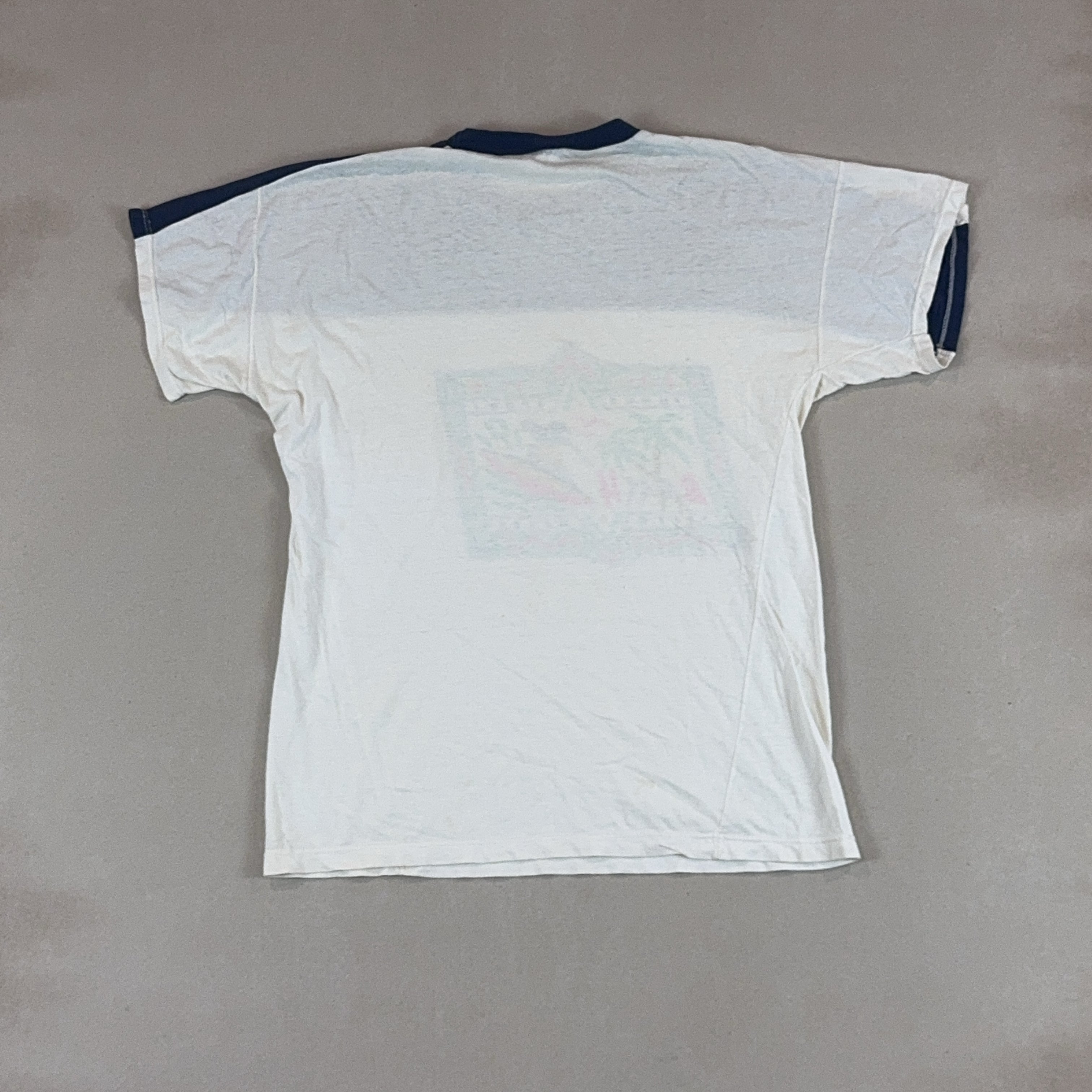 GRAPHIC TEE - MEDIUM