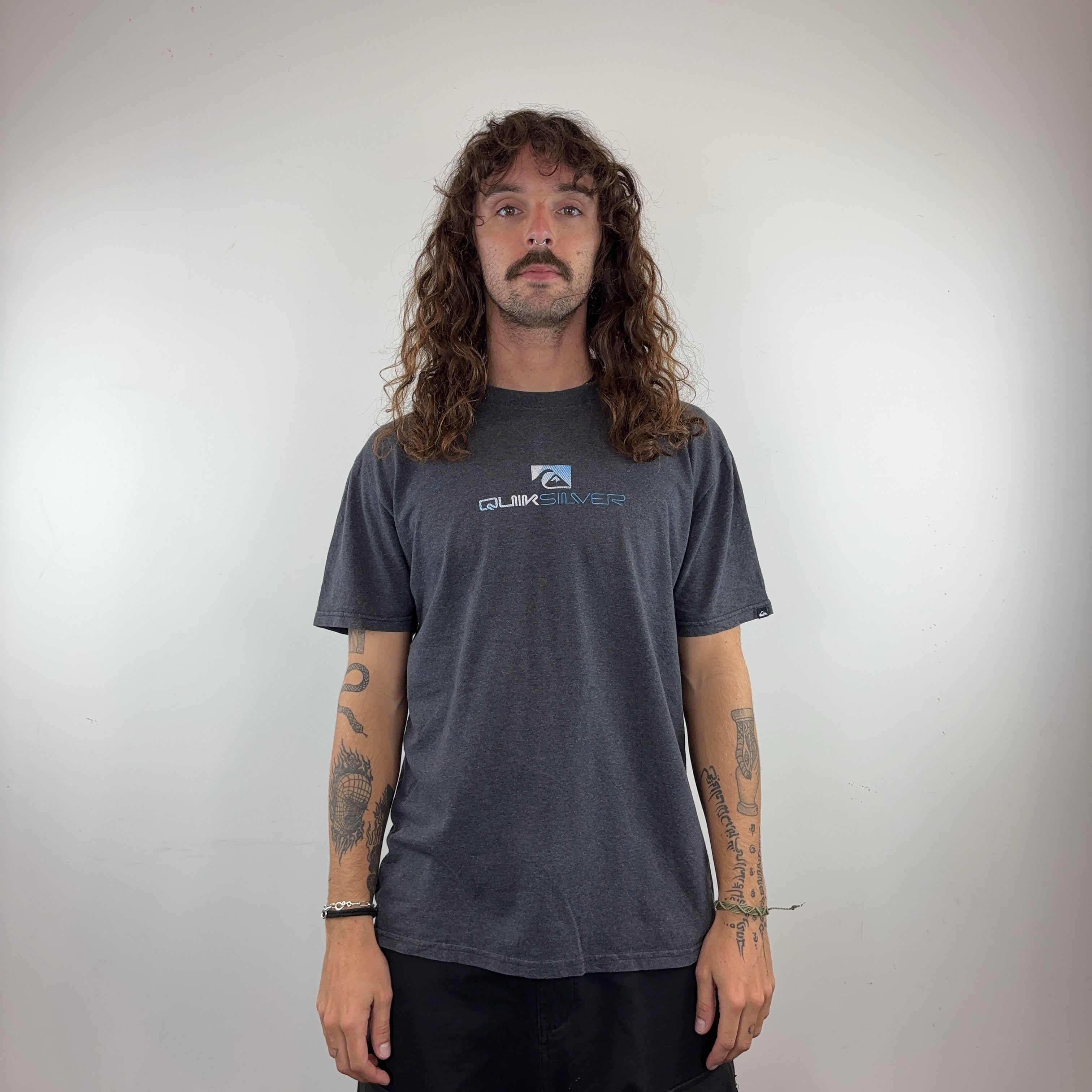 QUIKSILVER GREY TEE - MEDIUM