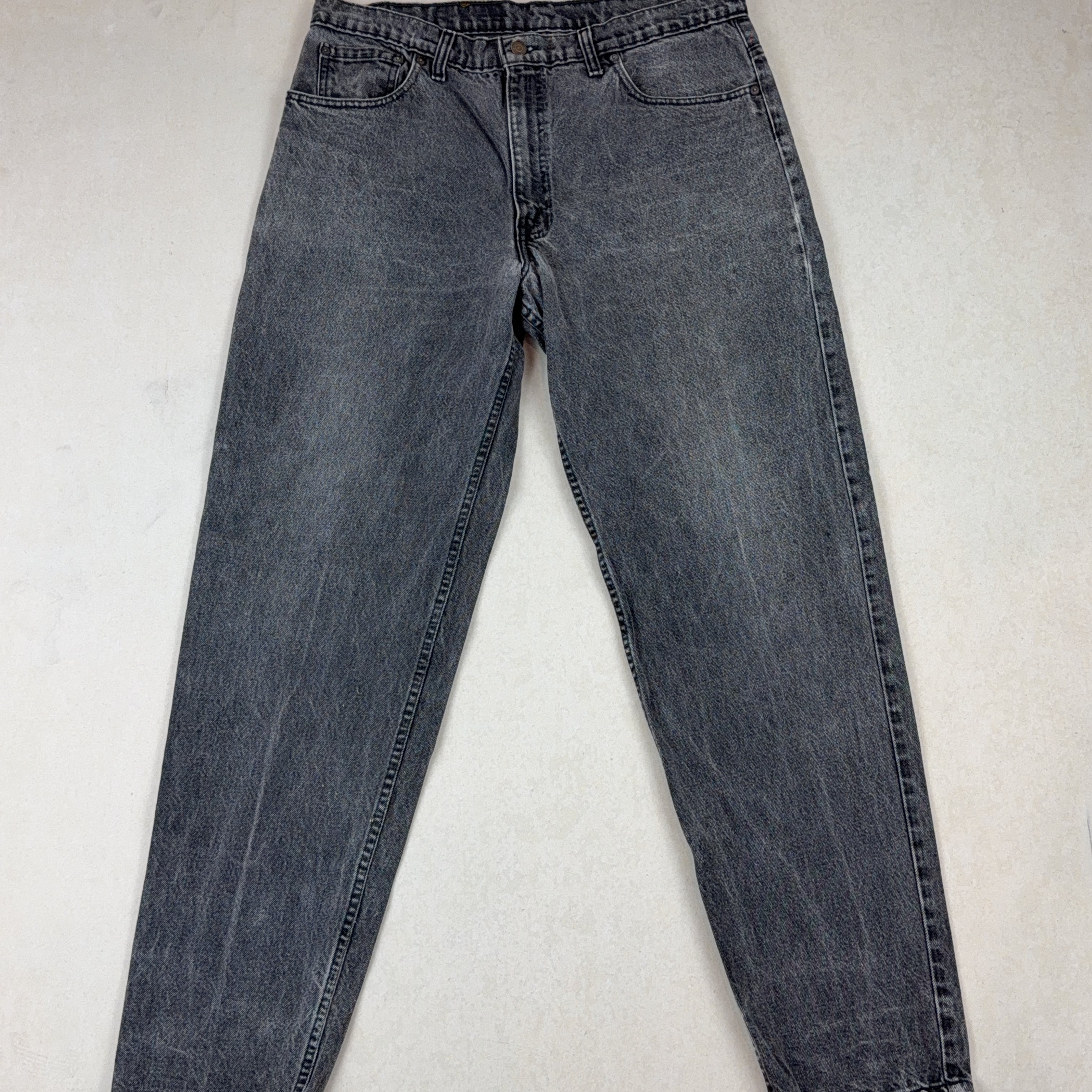 LEVI'S JEANS - LARGE