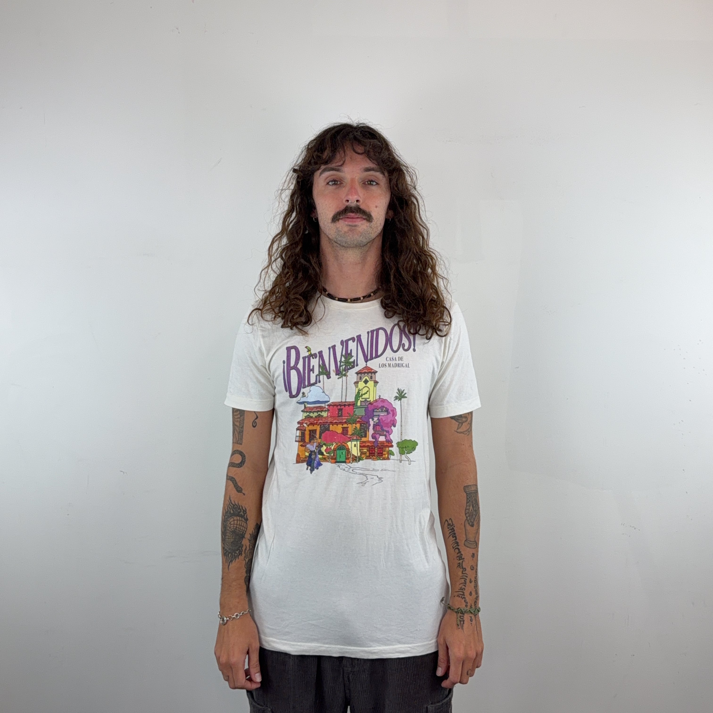 GRAPHIC VINTAGE TEE - MEDIUM