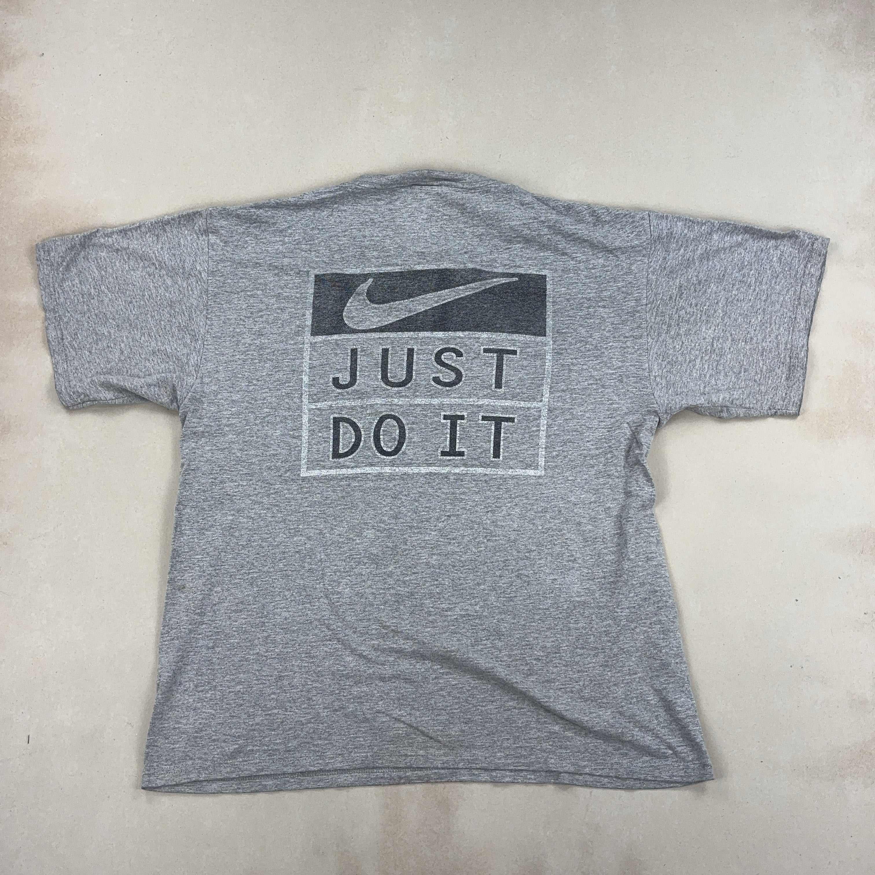 NIKE TEE - MEDIUM