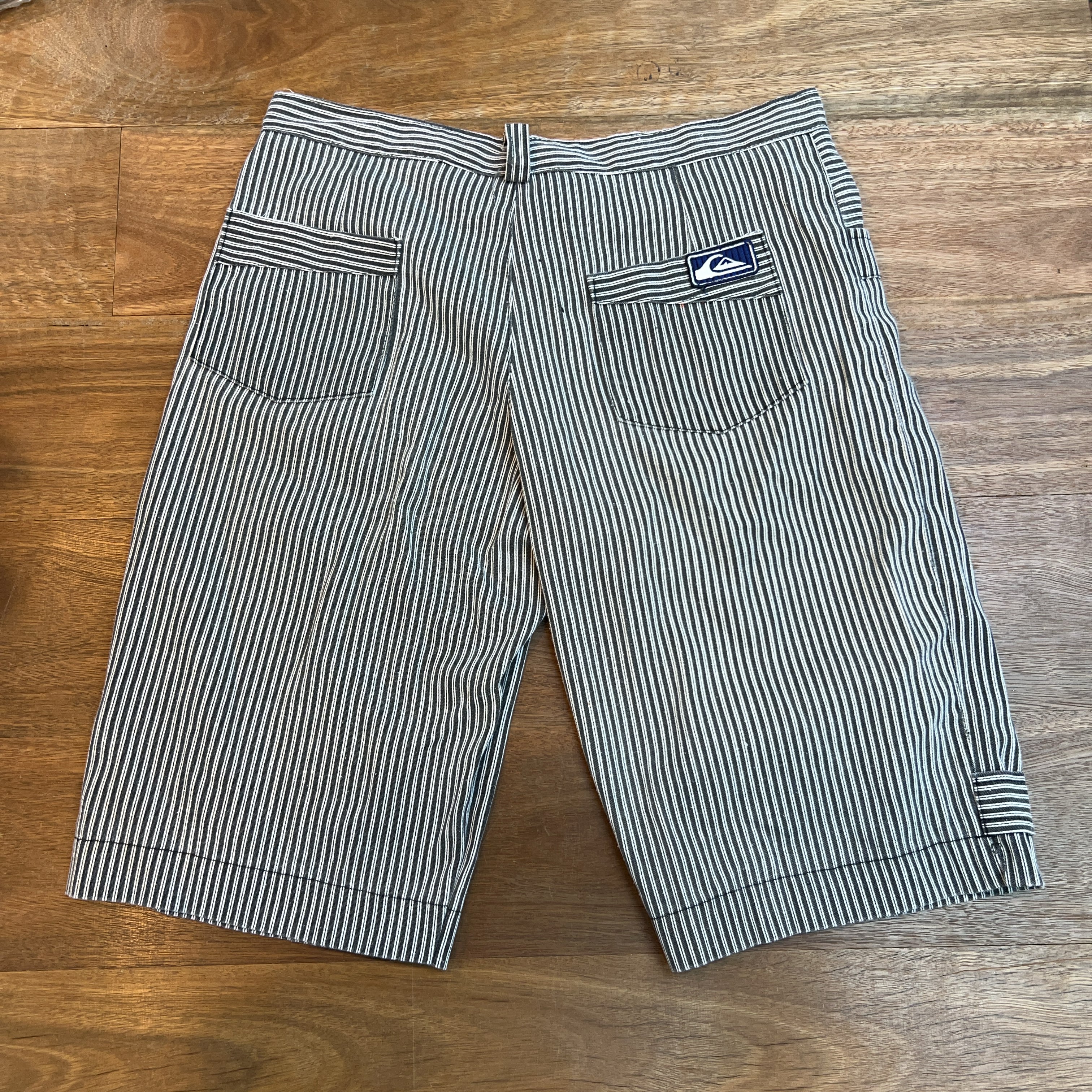 QUIKSILVER SHORTS - 8