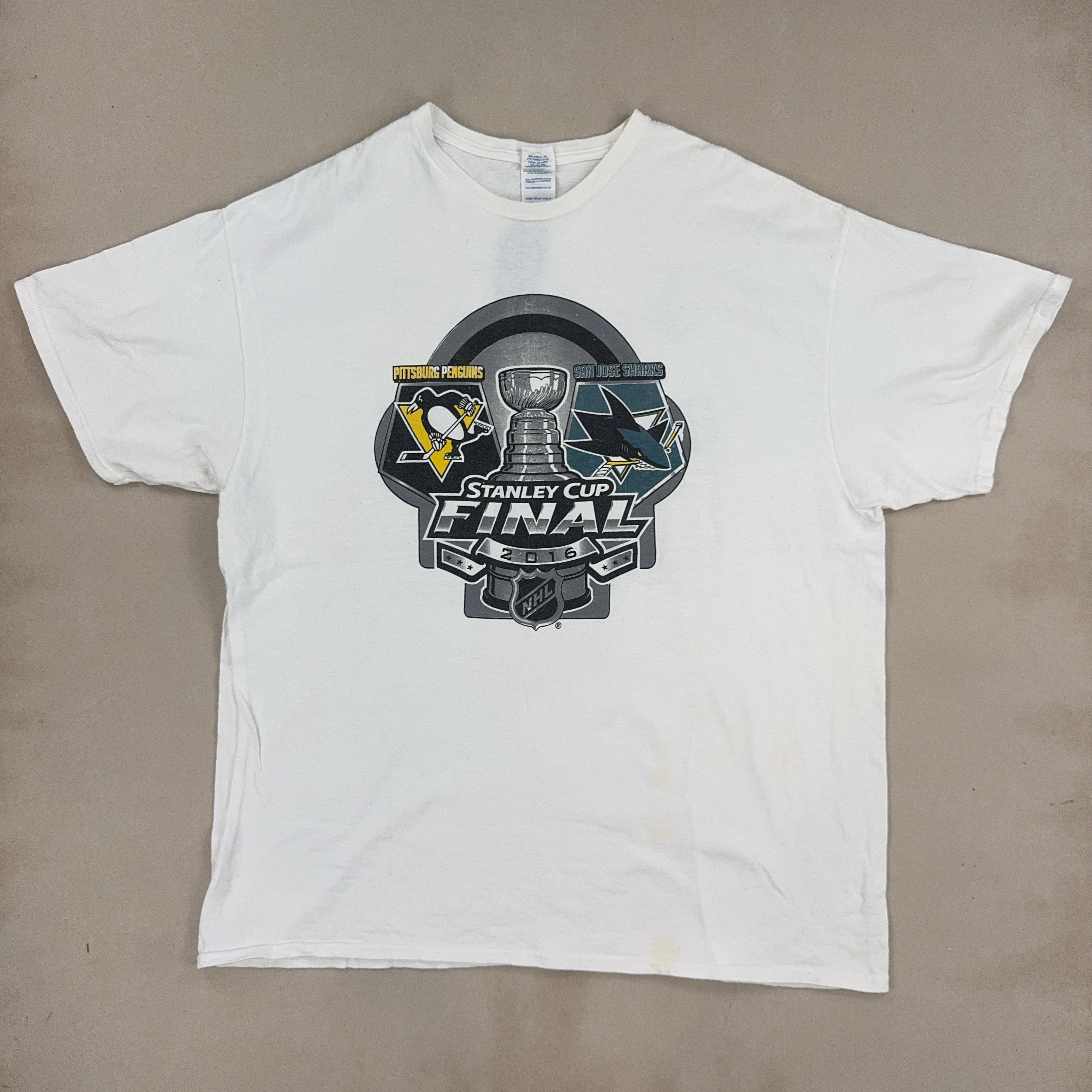 GRAPHIC TEE - 2X LARGE