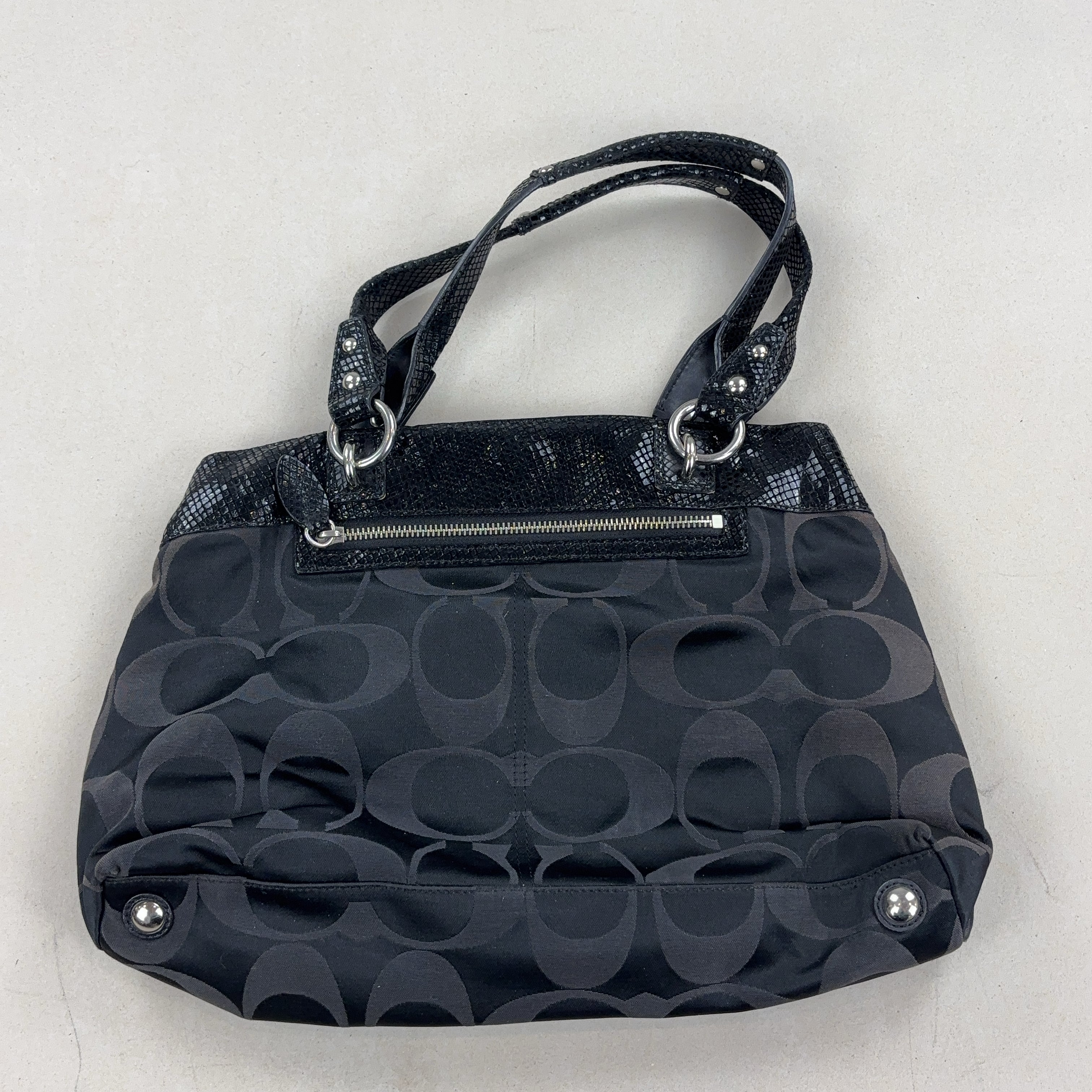 COACH HANDBAG - MEDIUM