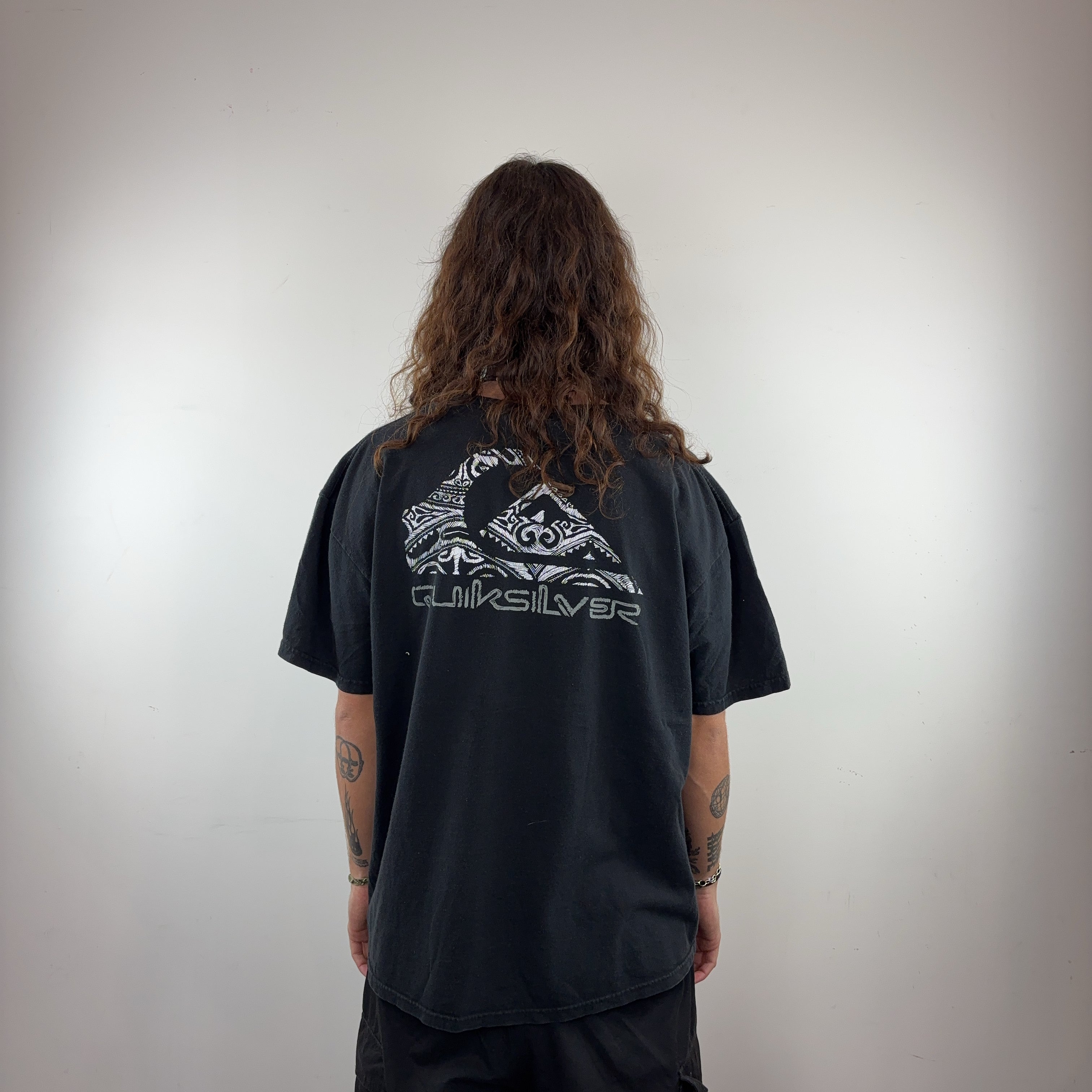 QUIKSILVER BLACK TEE - X LARGE