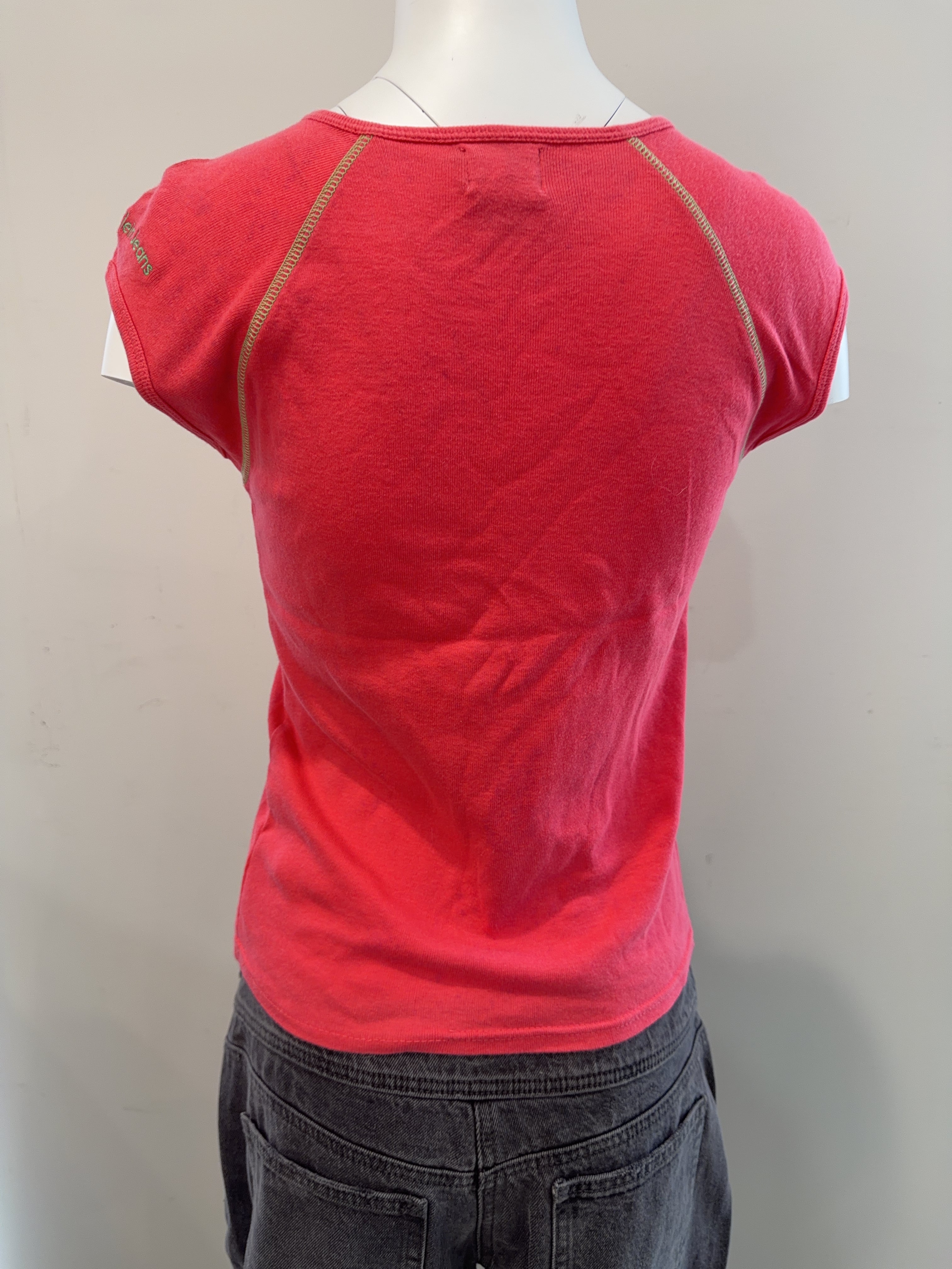 CALVIN KLEIN TEE - MEDIUM