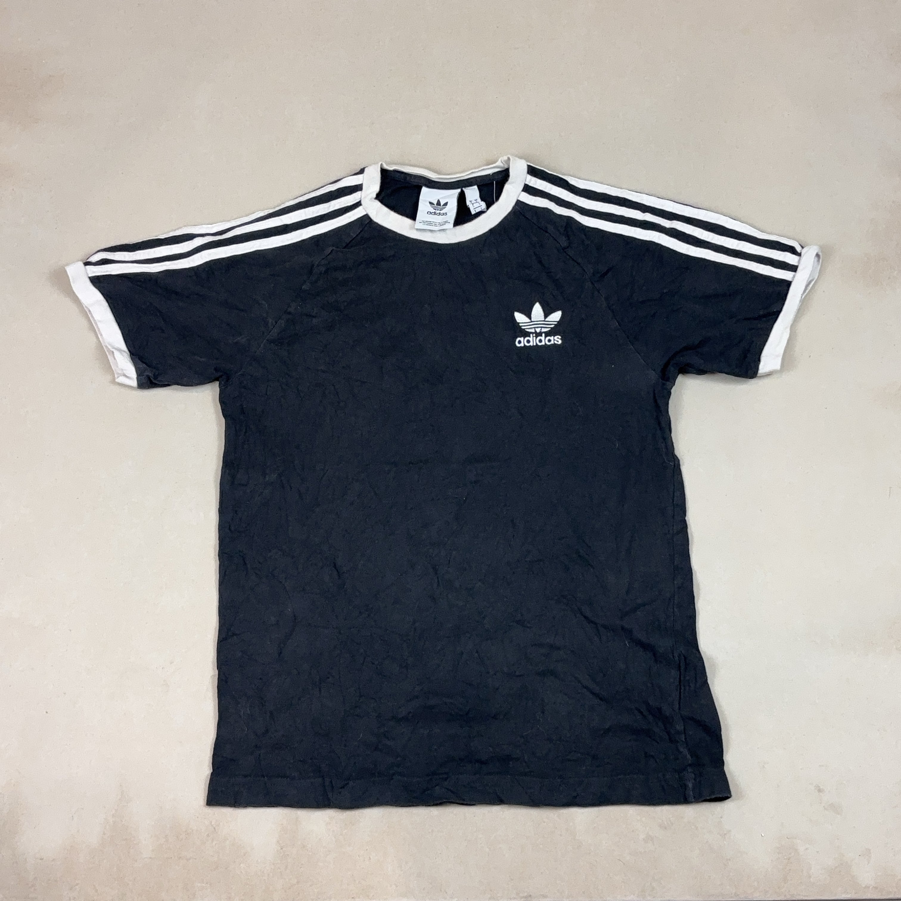 ADIDAS TEE - MEDIUM