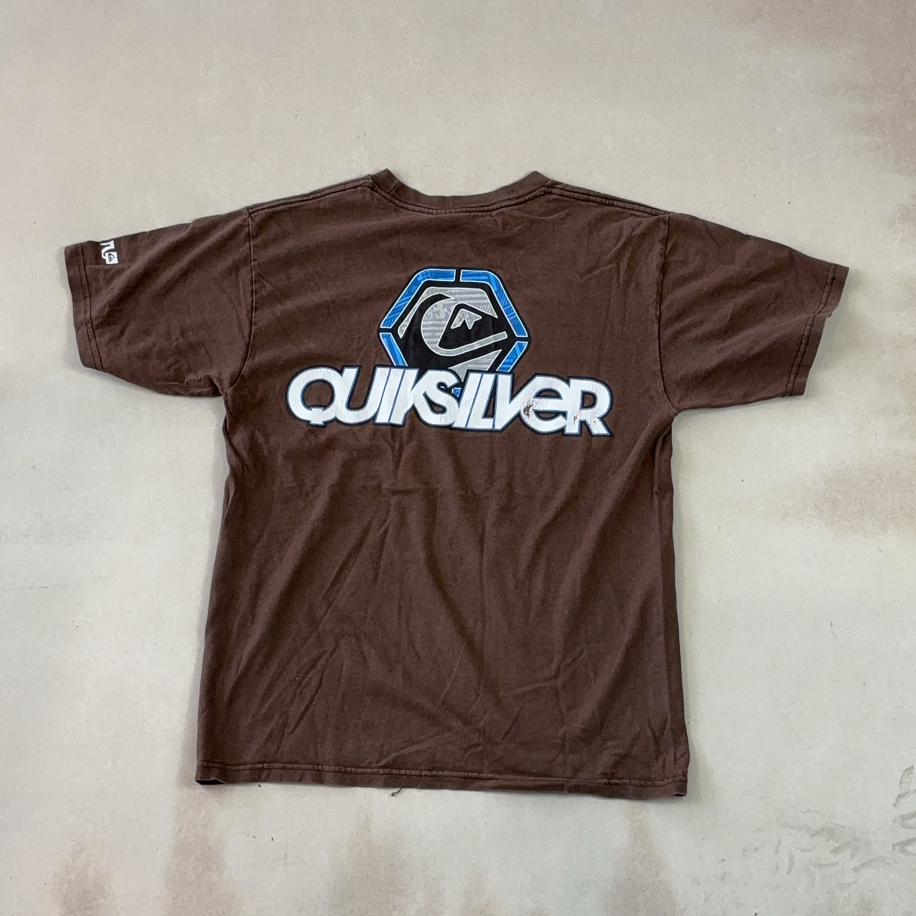 QUIKSILVER TEE - MEDIUM