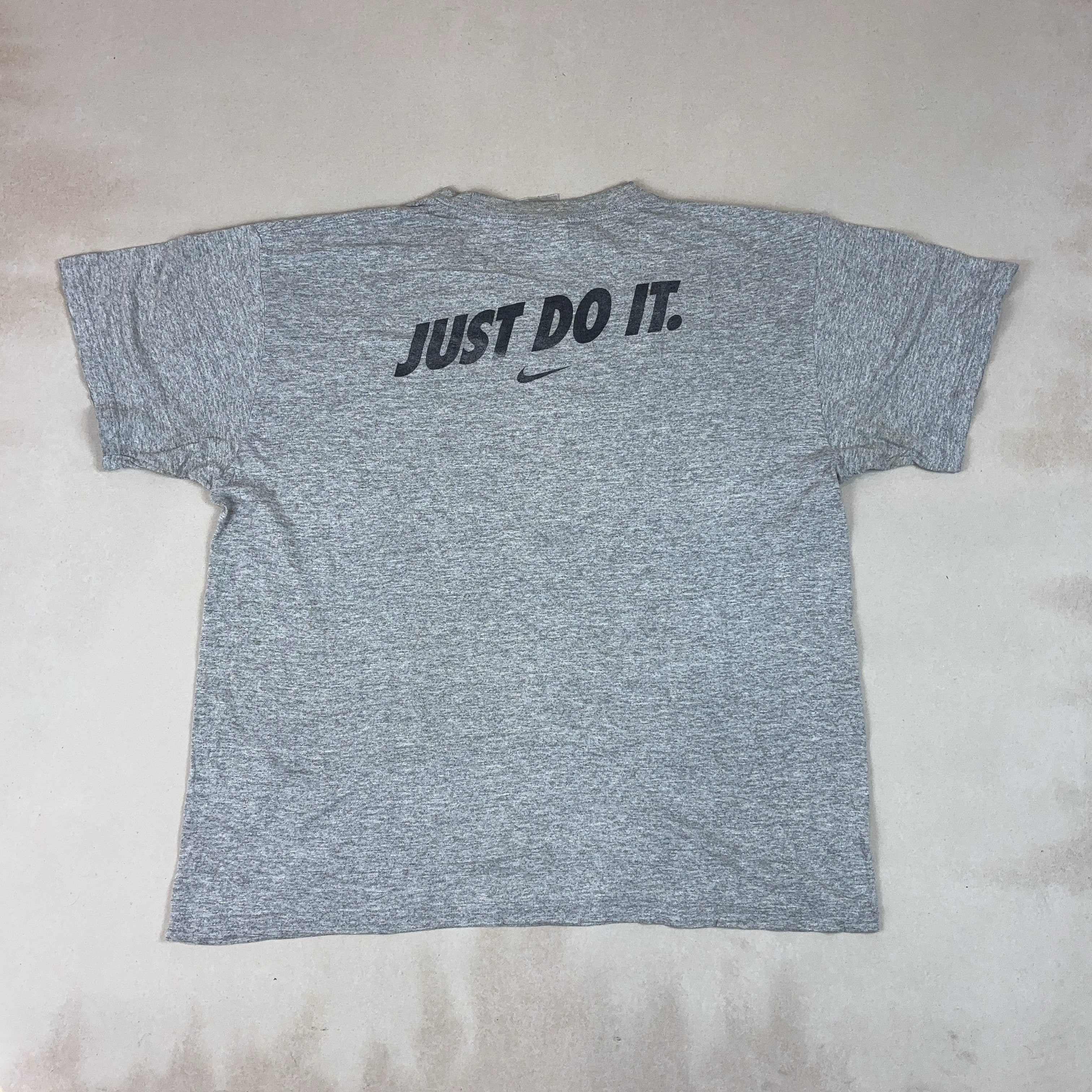 NIKE GREY TEE - MEDIUM